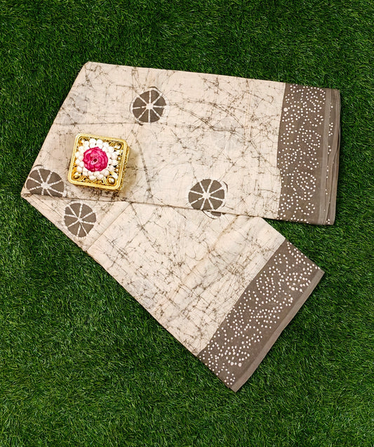 Ultra Soft 120 Count Sungudi Saree in Ivory Grey with Dotted Border