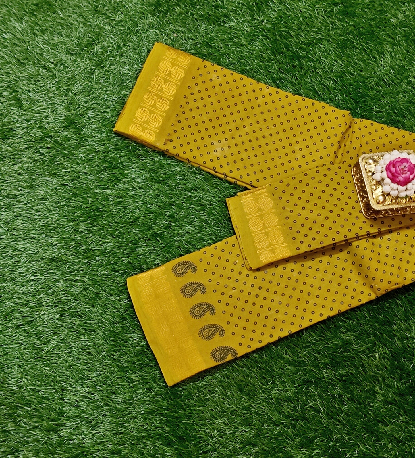 Mustard Yellow Sungudi Cotton Saree with Traditional Dot Pattern & Zari Border