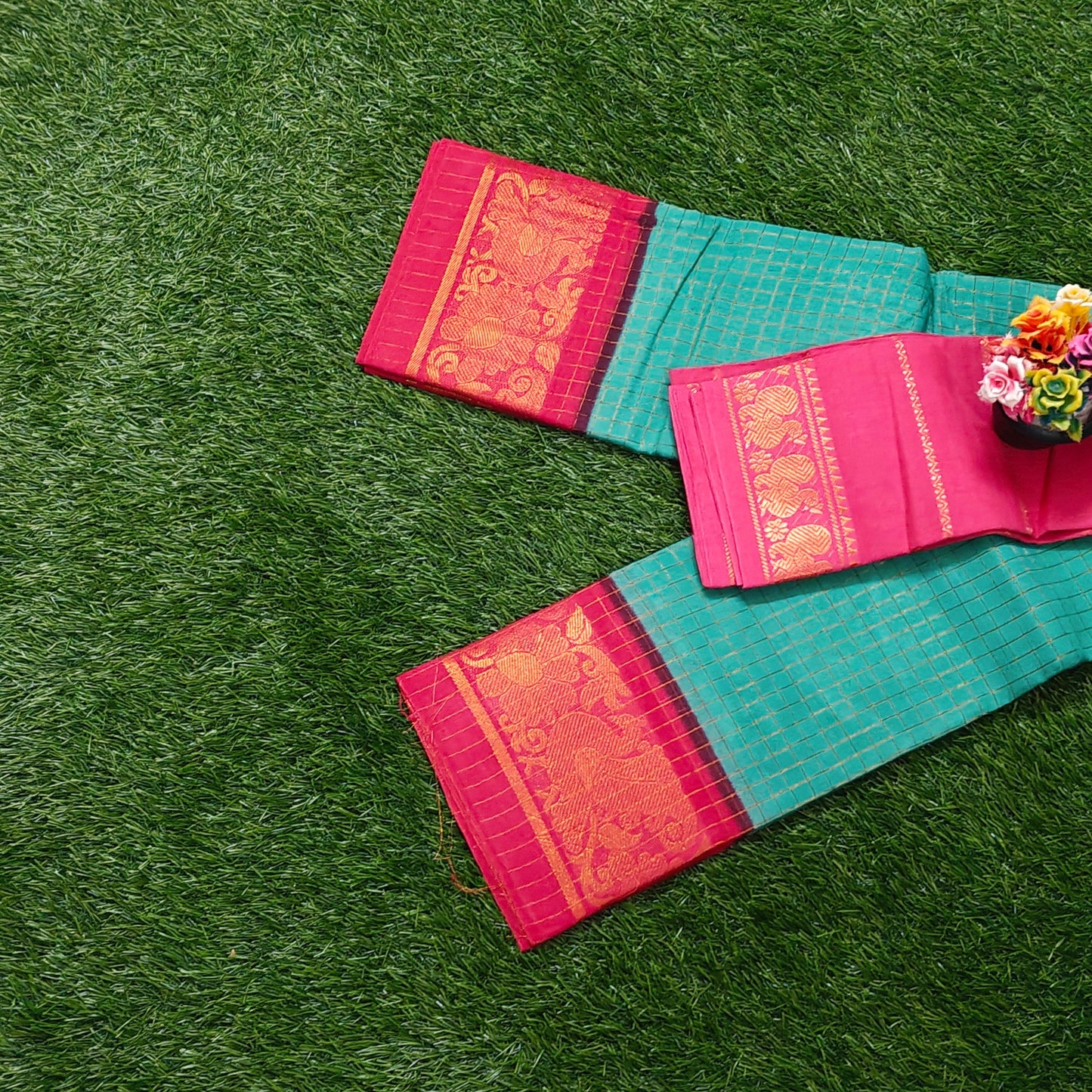 Parrot Green Checked Sungudi Cotton Saree with Rich Pink Zari Border