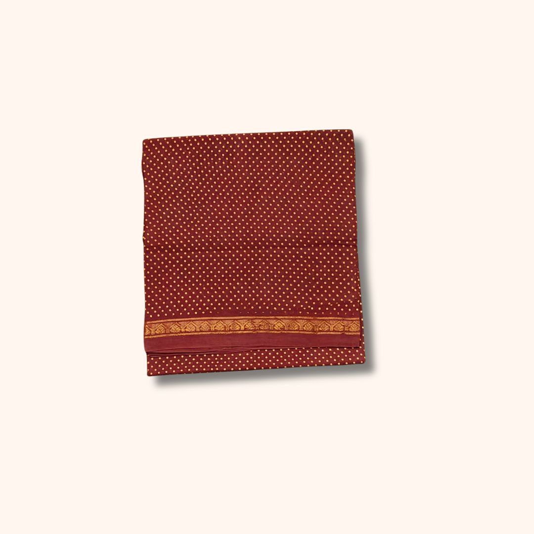 Maroon Sungudi Cotton Saree with Golden Polka Dot Design – Without Blouse