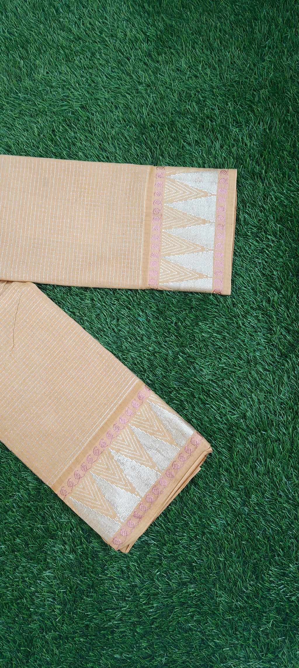 🤎 Beige Cotton Saree with Silver Zari Border & Motif Design