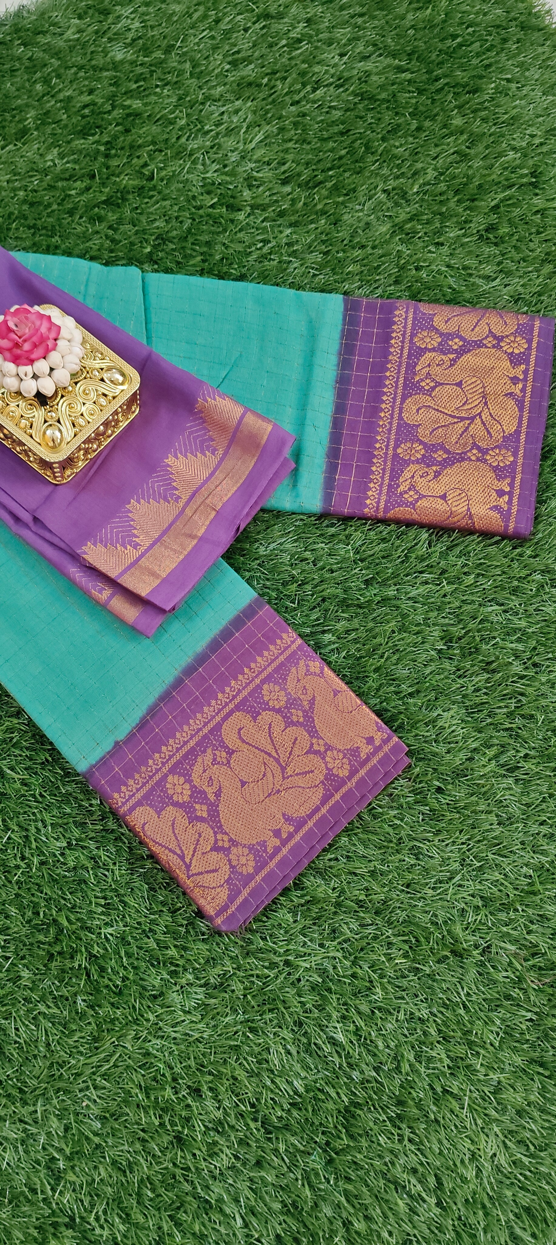 💚💜 Sea Green Checked Saree with Contrast Purple Zari Border & Blouse 💜💚