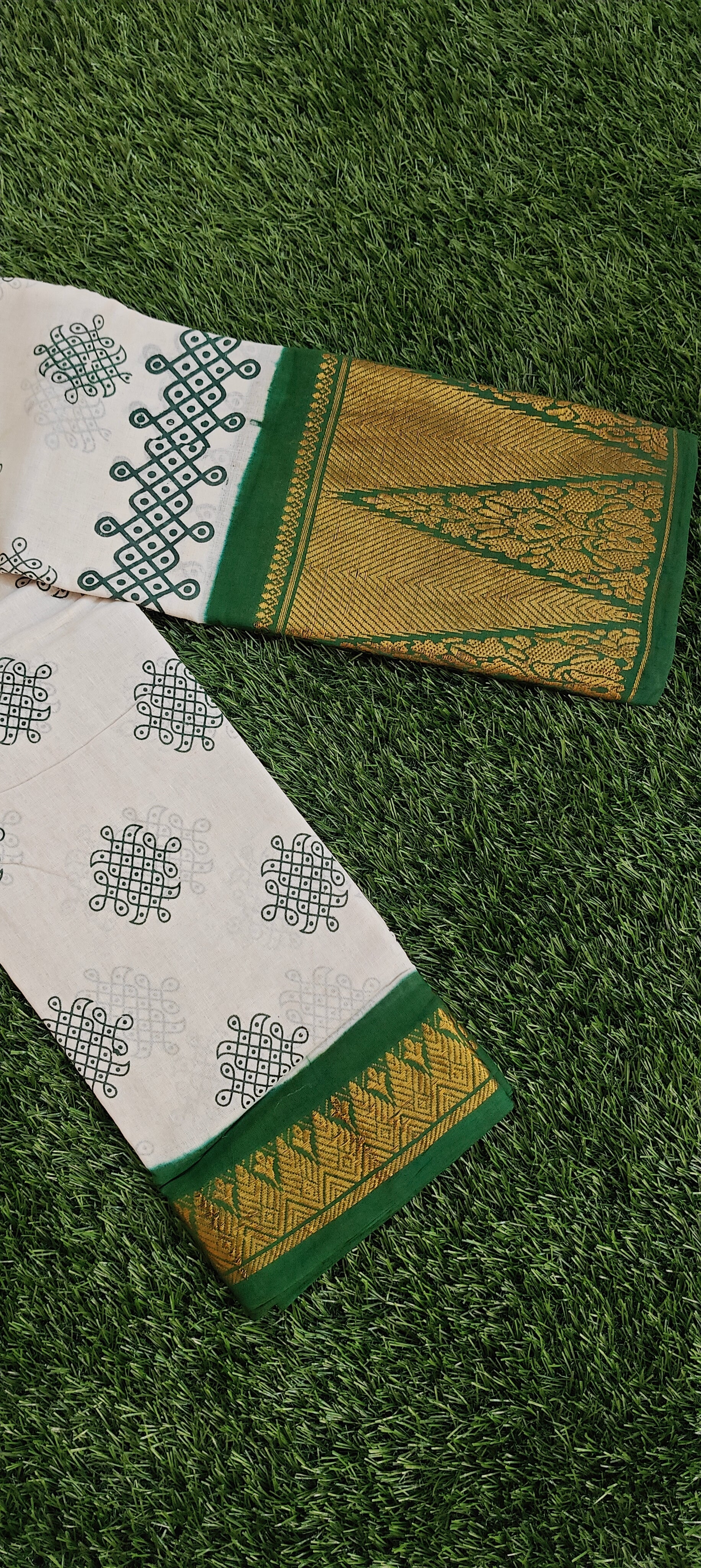 🪔 White Kolam Printed Cotton Saree with Rich Green Zari Border