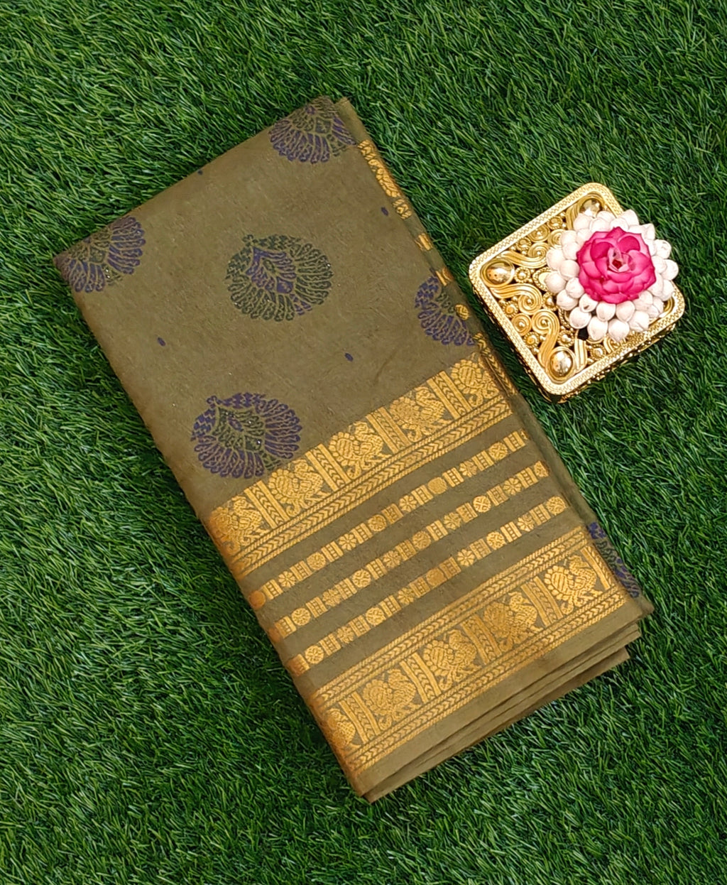 ✨🌿 Olive Green Saree with Purple Motifs & Grand Golden Zari Border 🌿✨