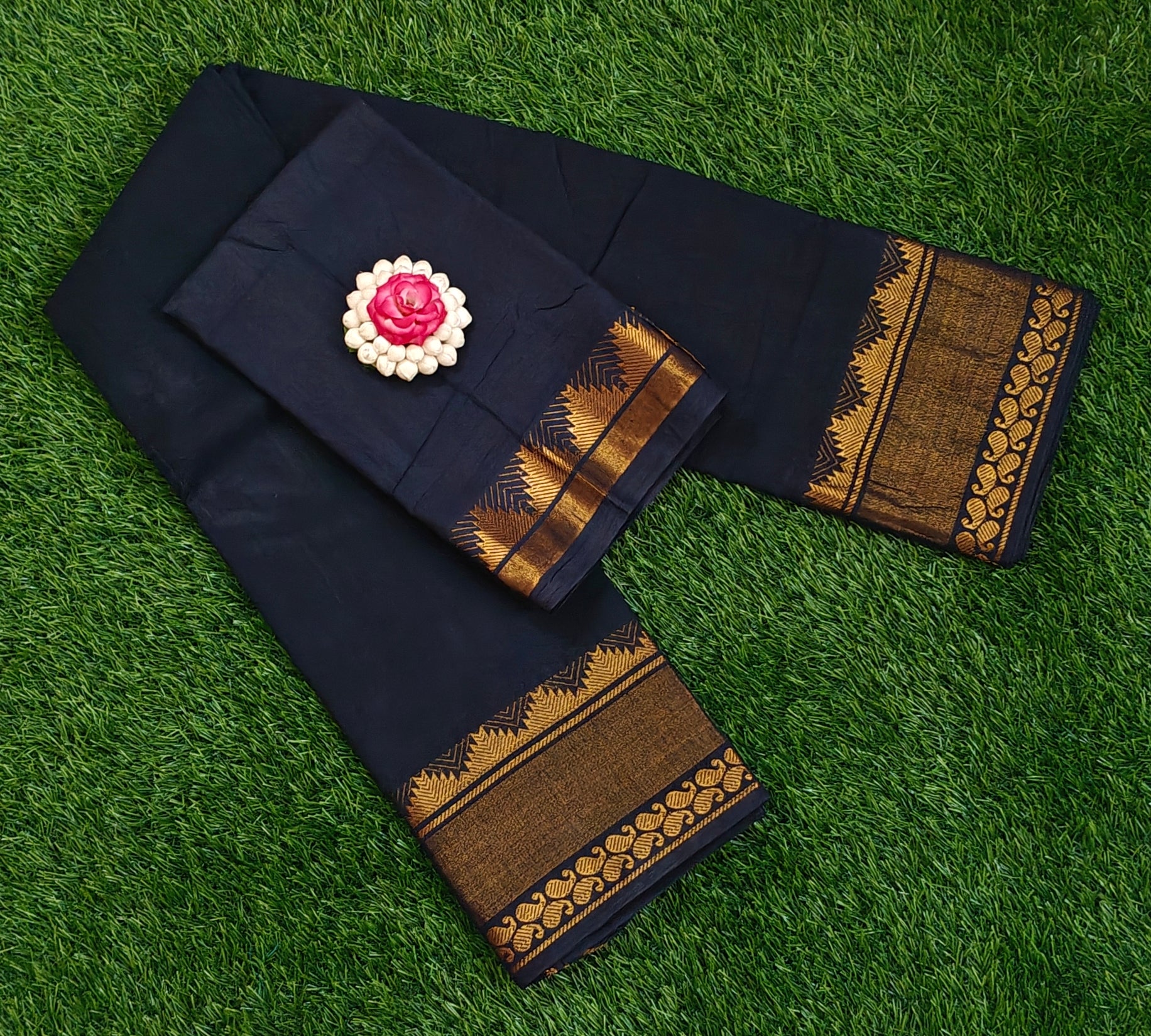 🖤 Elegant Black Saree with Rich Golden Zari Border 🖤