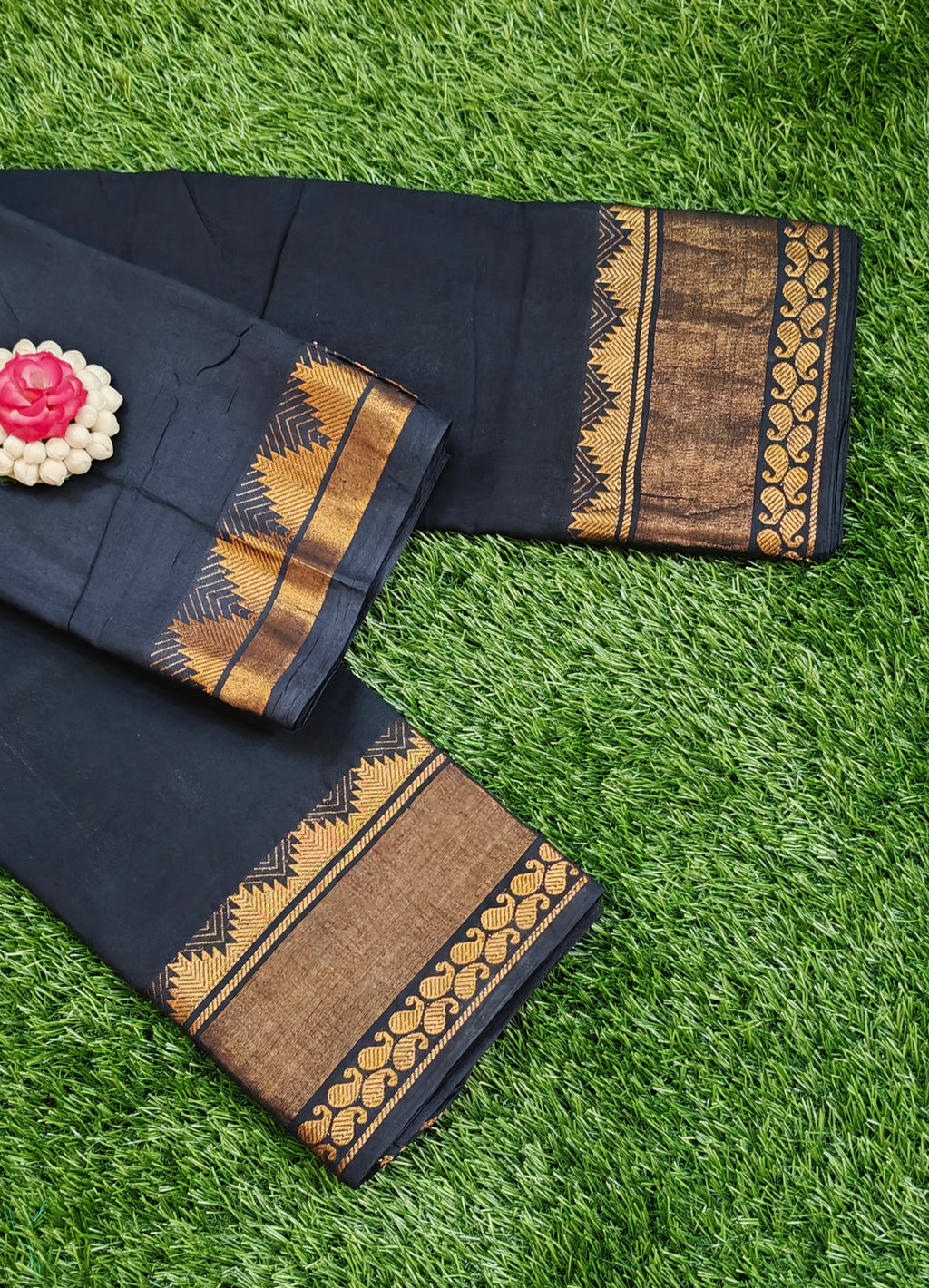 🖤 Elegant Black Saree with Rich Golden Zari Border 🖤