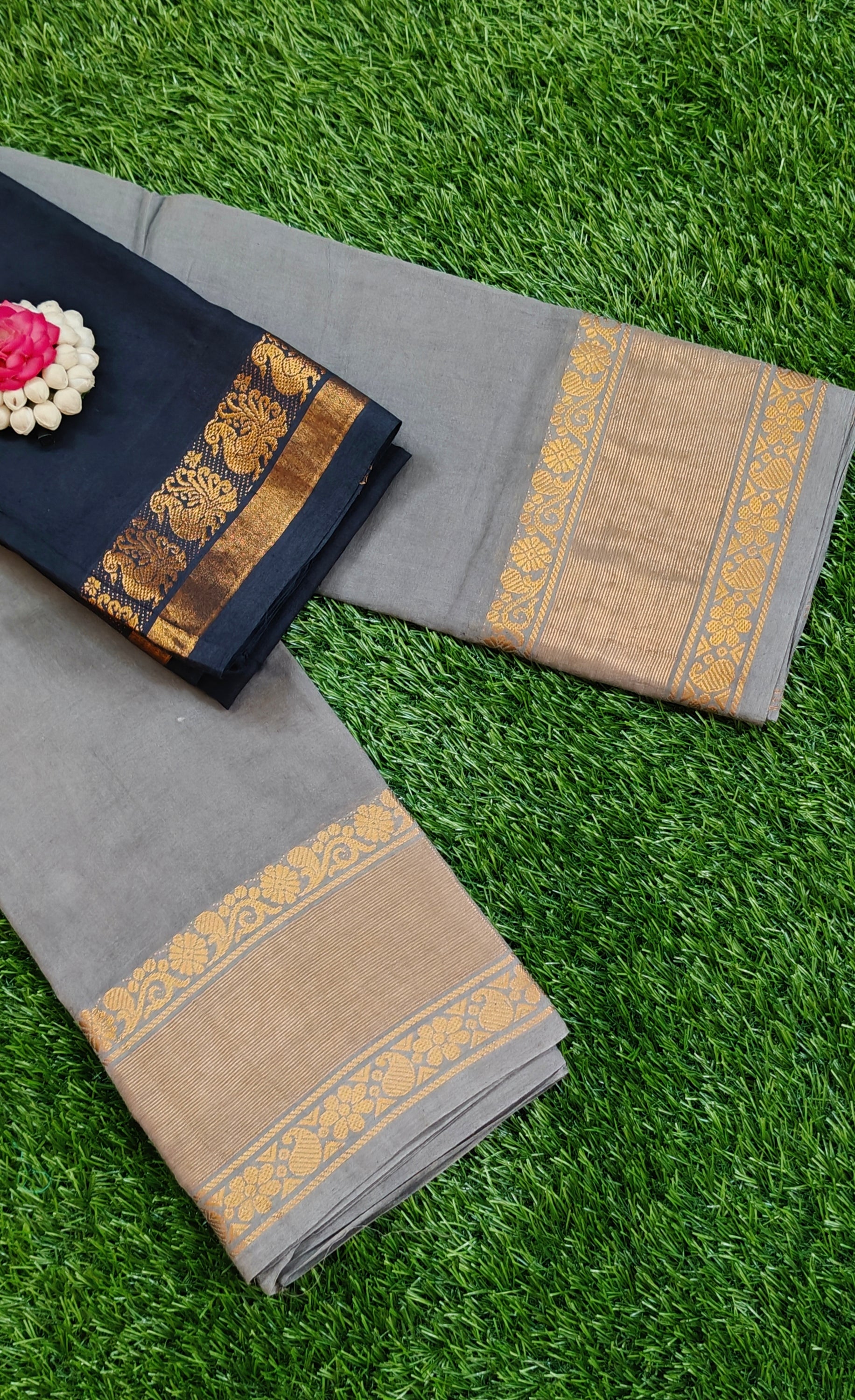🖤 Grey Cotton Saree with Contrast Black Blouse & Elegant Golden Zari Border