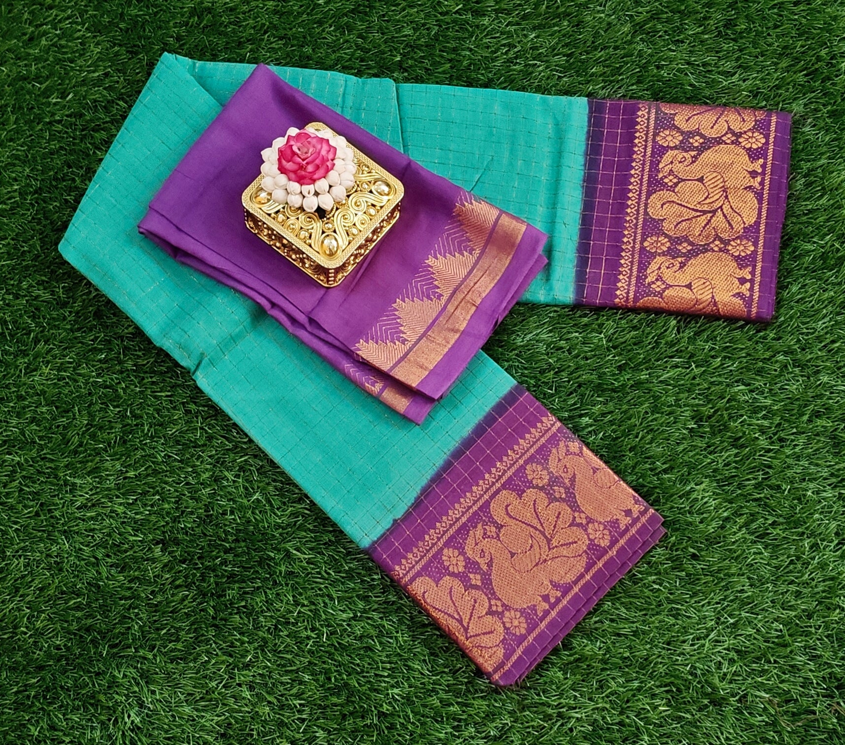 💚💜 Sea Green Checked Saree with Contrast Purple Zari Border & Blouse 💜💚