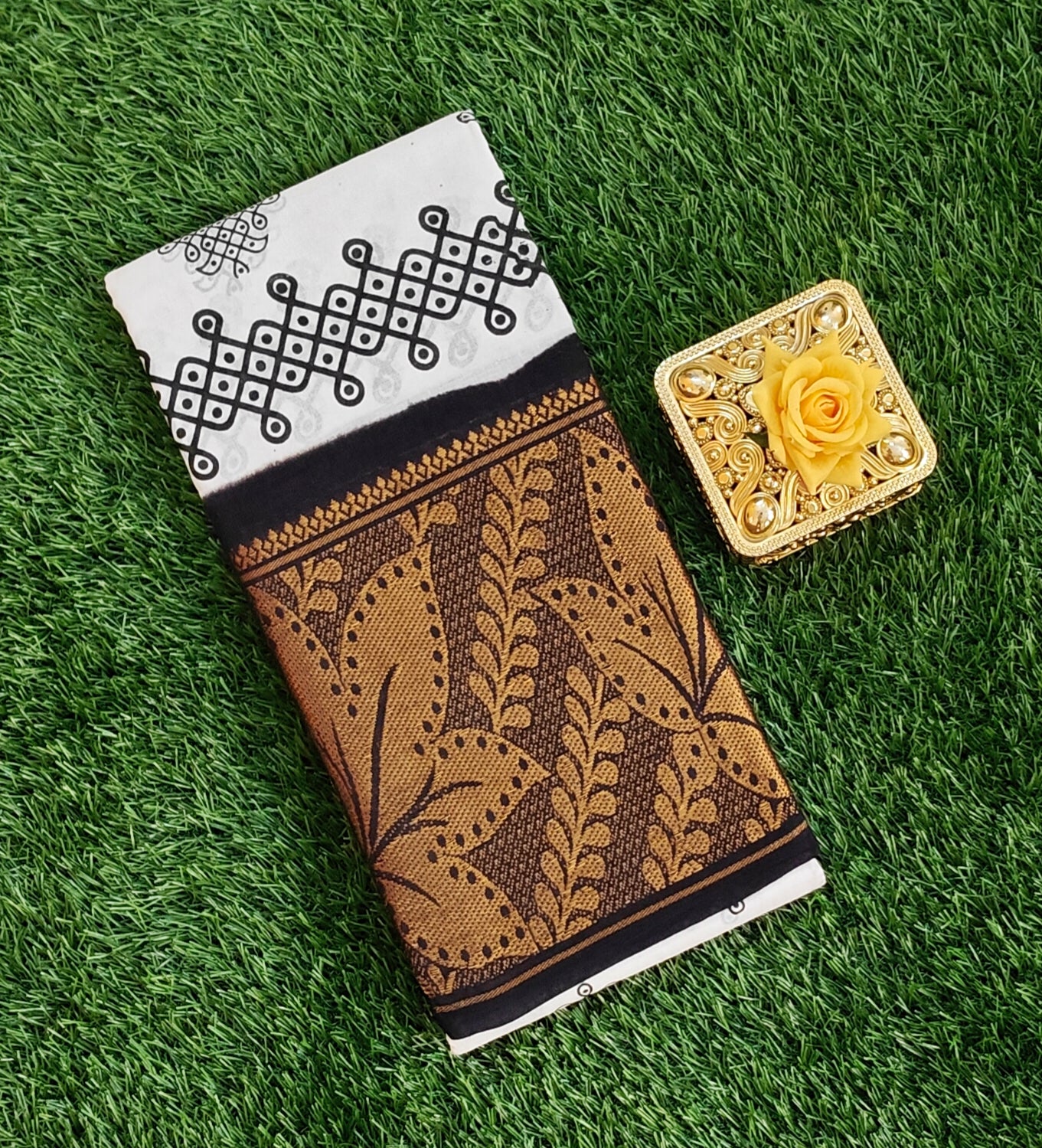 🖤 White & Black Kolam Print Cotton Saree with Rich Black Zari Border