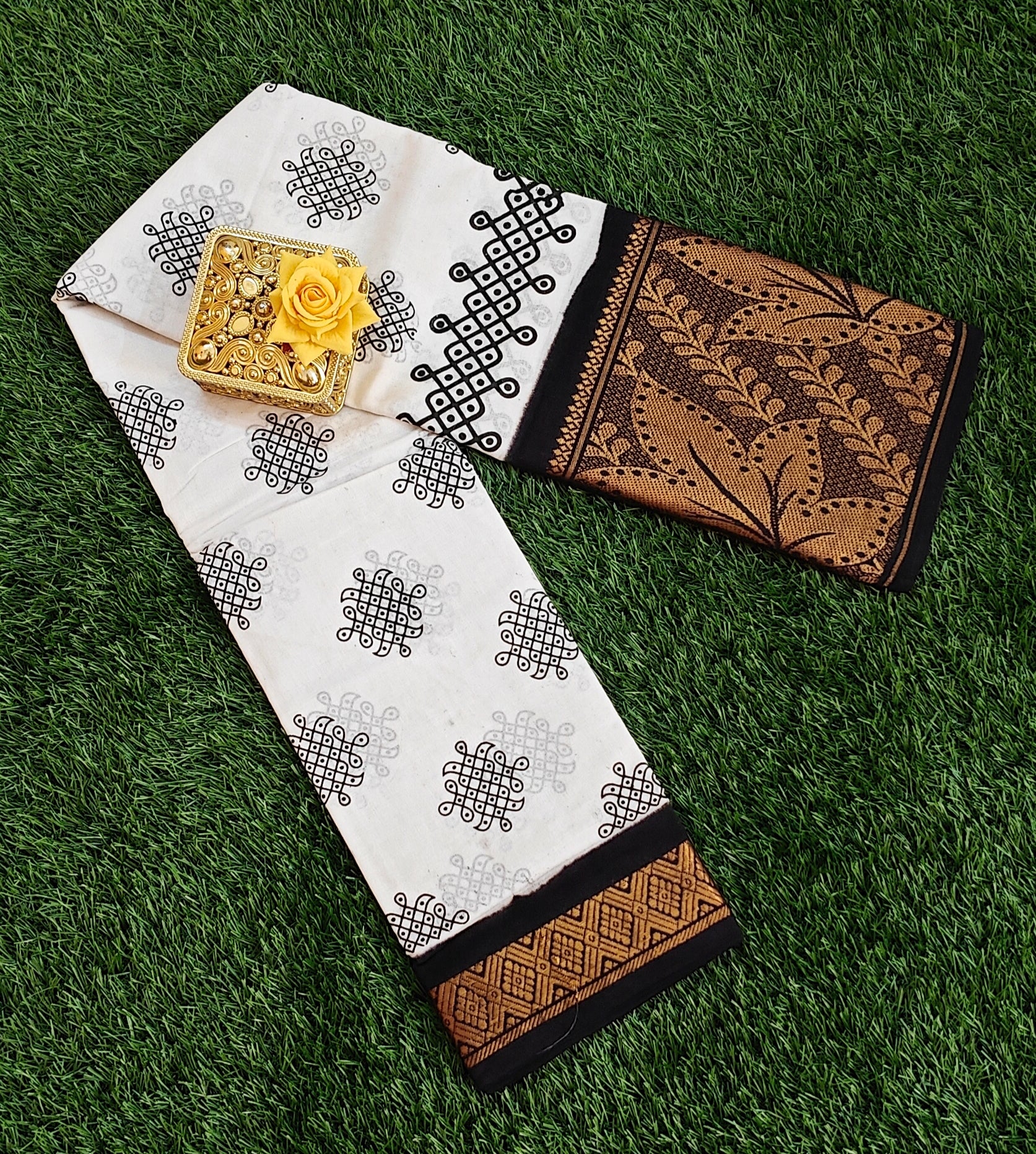 🖤 White & Black Kolam Print Cotton Saree with Rich Black Zari Border