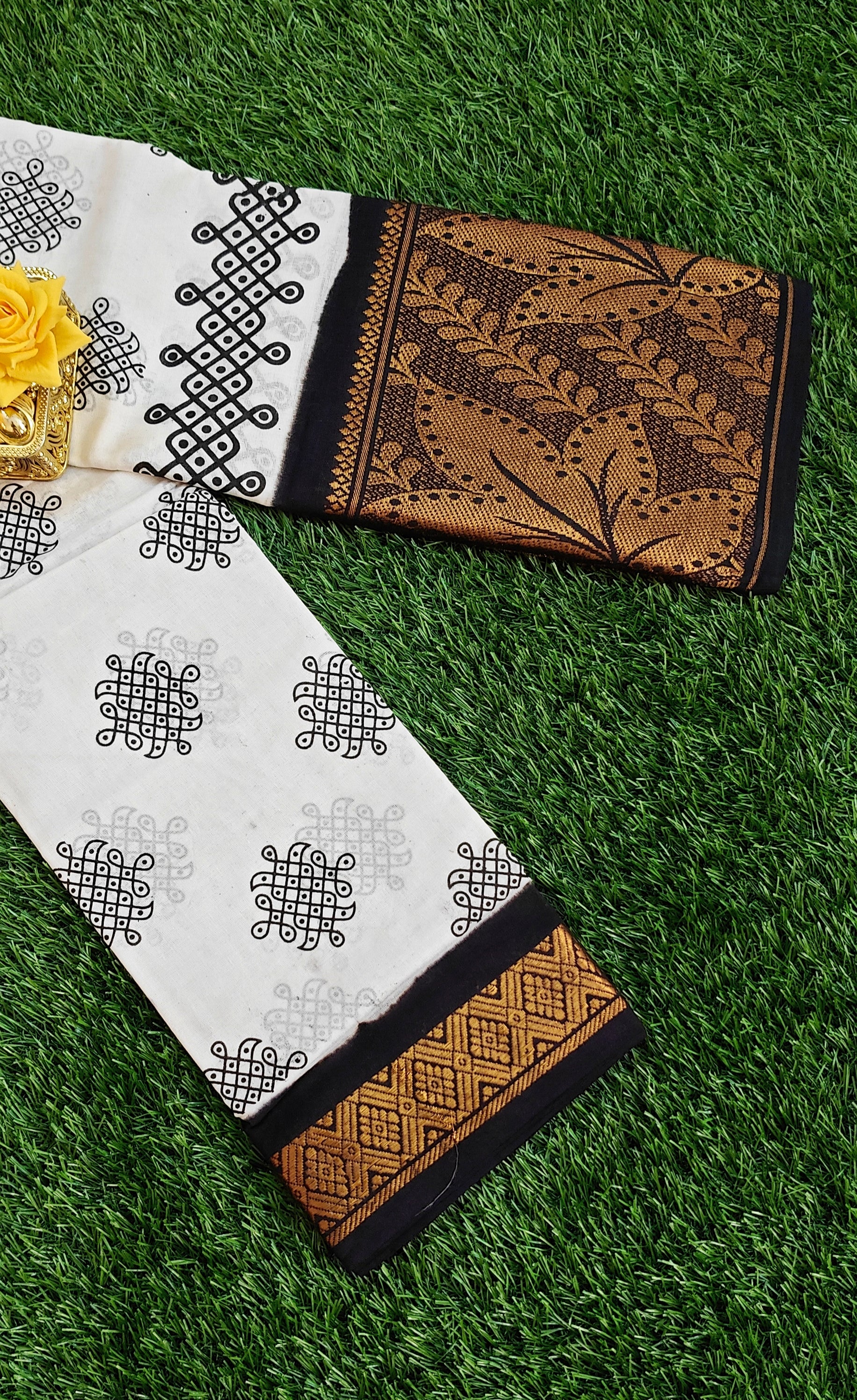 🖤 White & Black Kolam Print Cotton Saree with Rich Black Zari Border