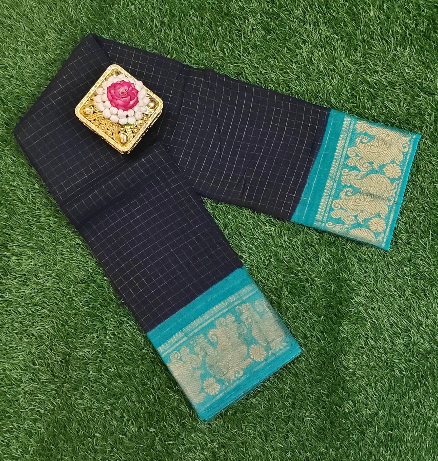 🖤 Peacock Zari Border Checkered Soft Cotton Saree – Navy Blue & Teal