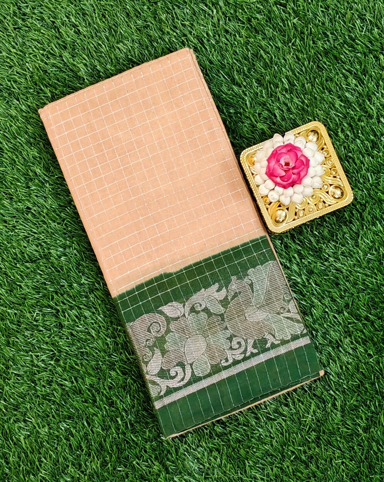 🌼 Pure Sungudi Cotton Saree – Silver Checked Design