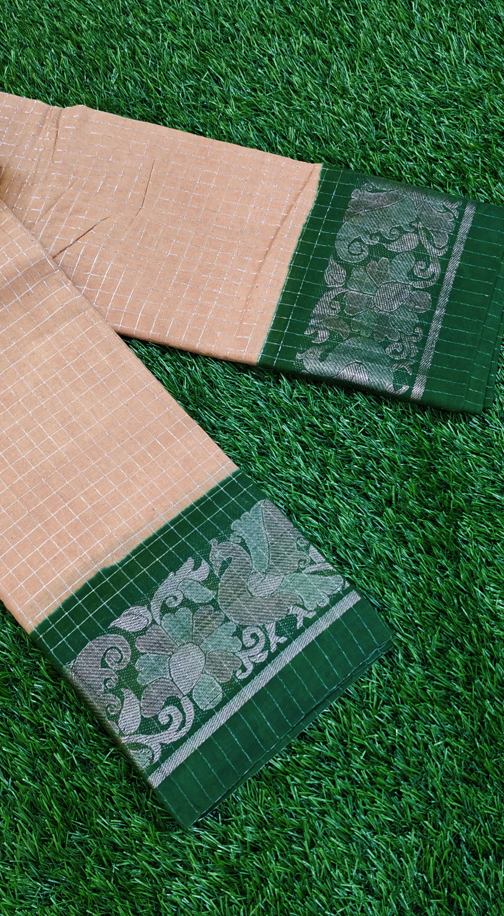 🌼 Pure Sungudi Cotton Saree – Silver Checked Design