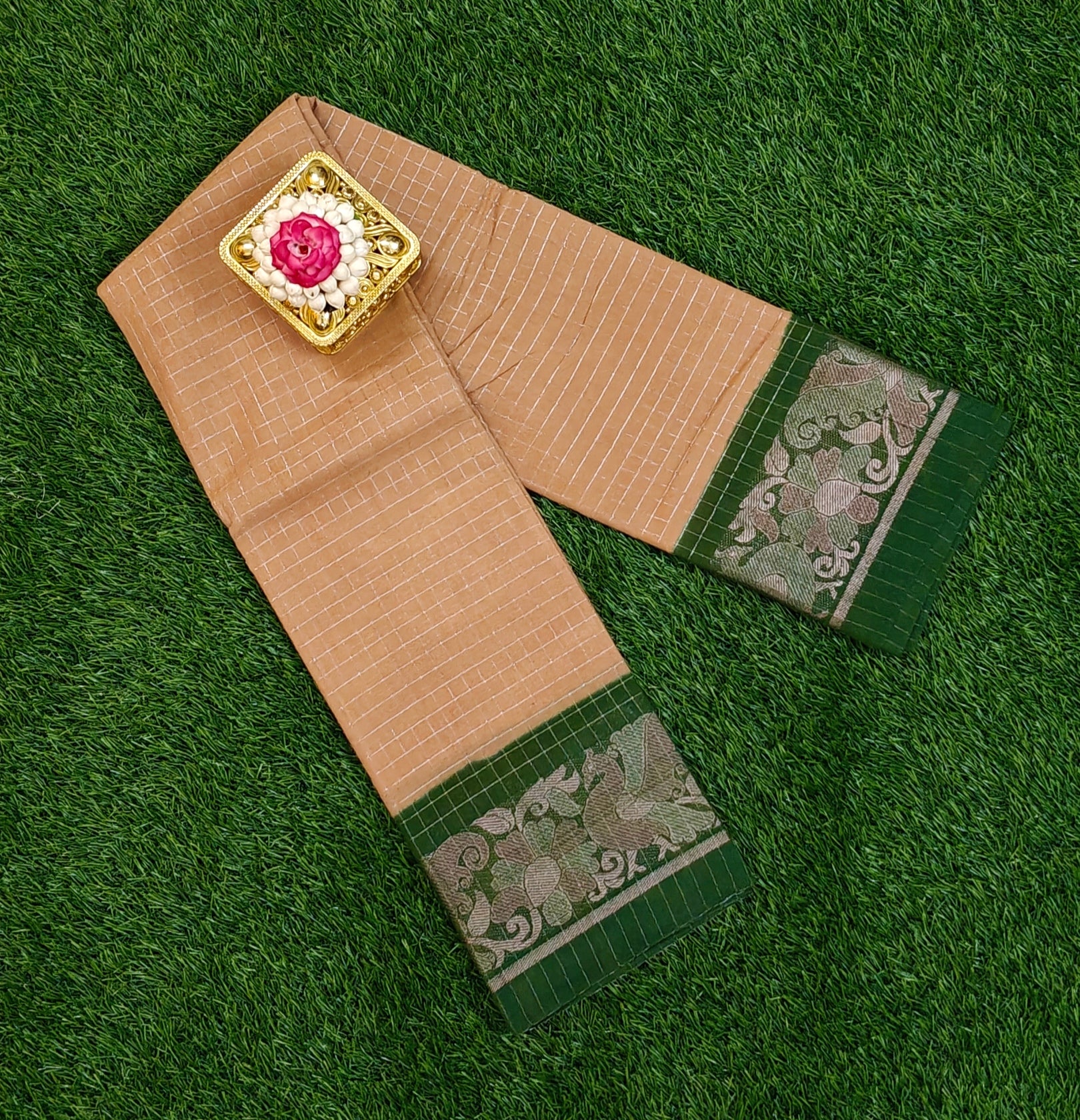 🌼 Pure Sungudi Cotton Saree – Silver Checked Design