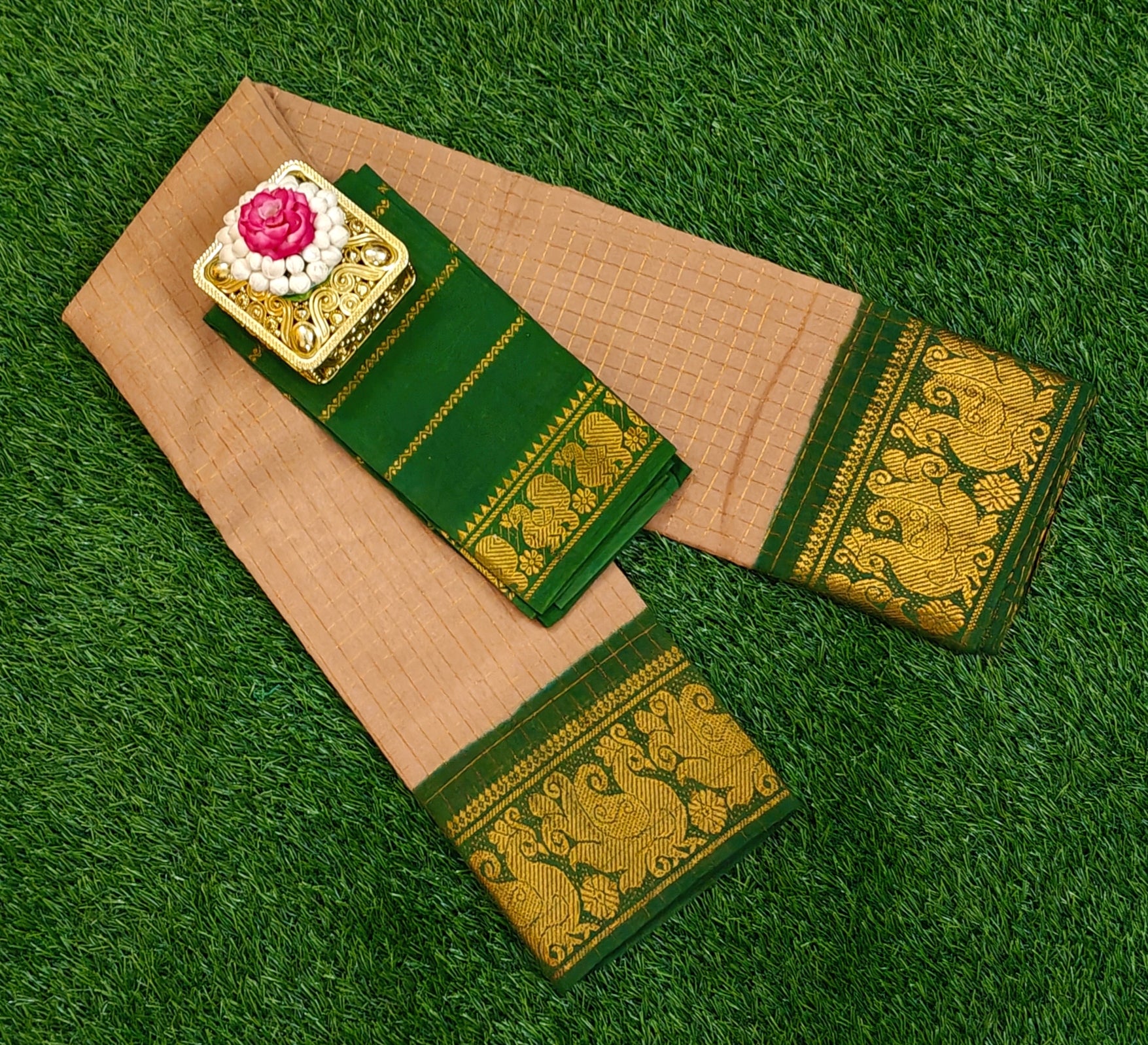 🪔 Pure Sungudi Checkered Saree with Rich Peacock Zari Border 🪔