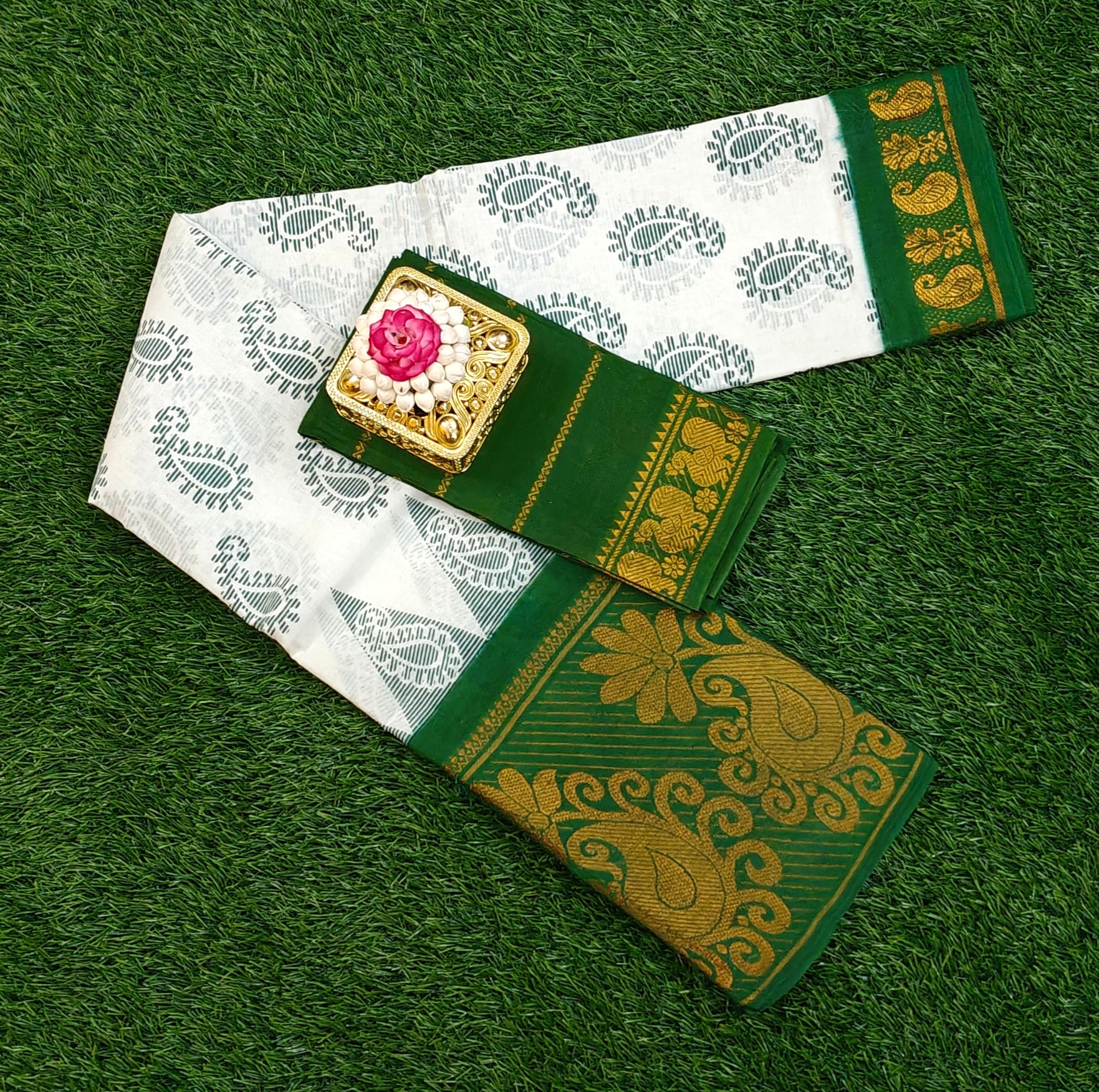 🌿 Pure Sungudi Cotton Saree – Green & White Paisley Edition
