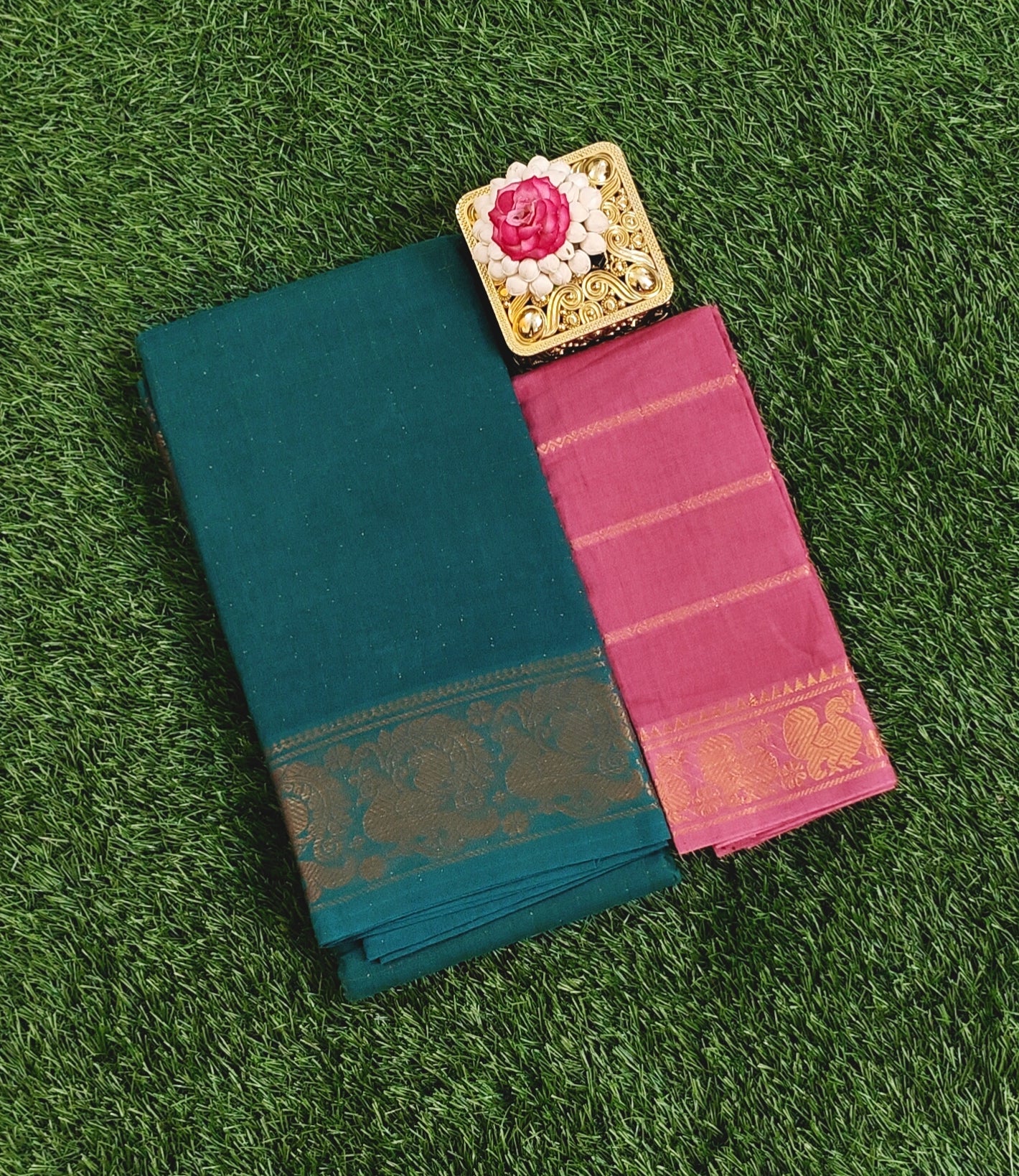 Teal Green Sungudi Cotton Saree with Contrast Pink Blouse Piece