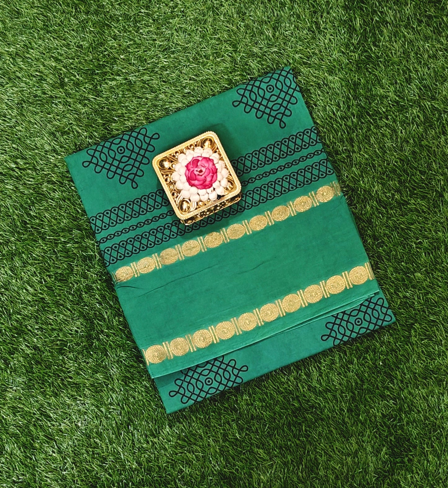 Emerald Green Kolam Design Sungudi Cotton Saree with Traditional Zari Border