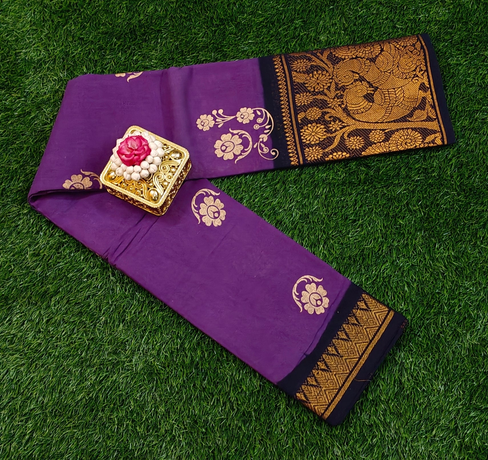 Beautiful Purple Sungudi Cotton Saree with Traditional Gold Border ✨