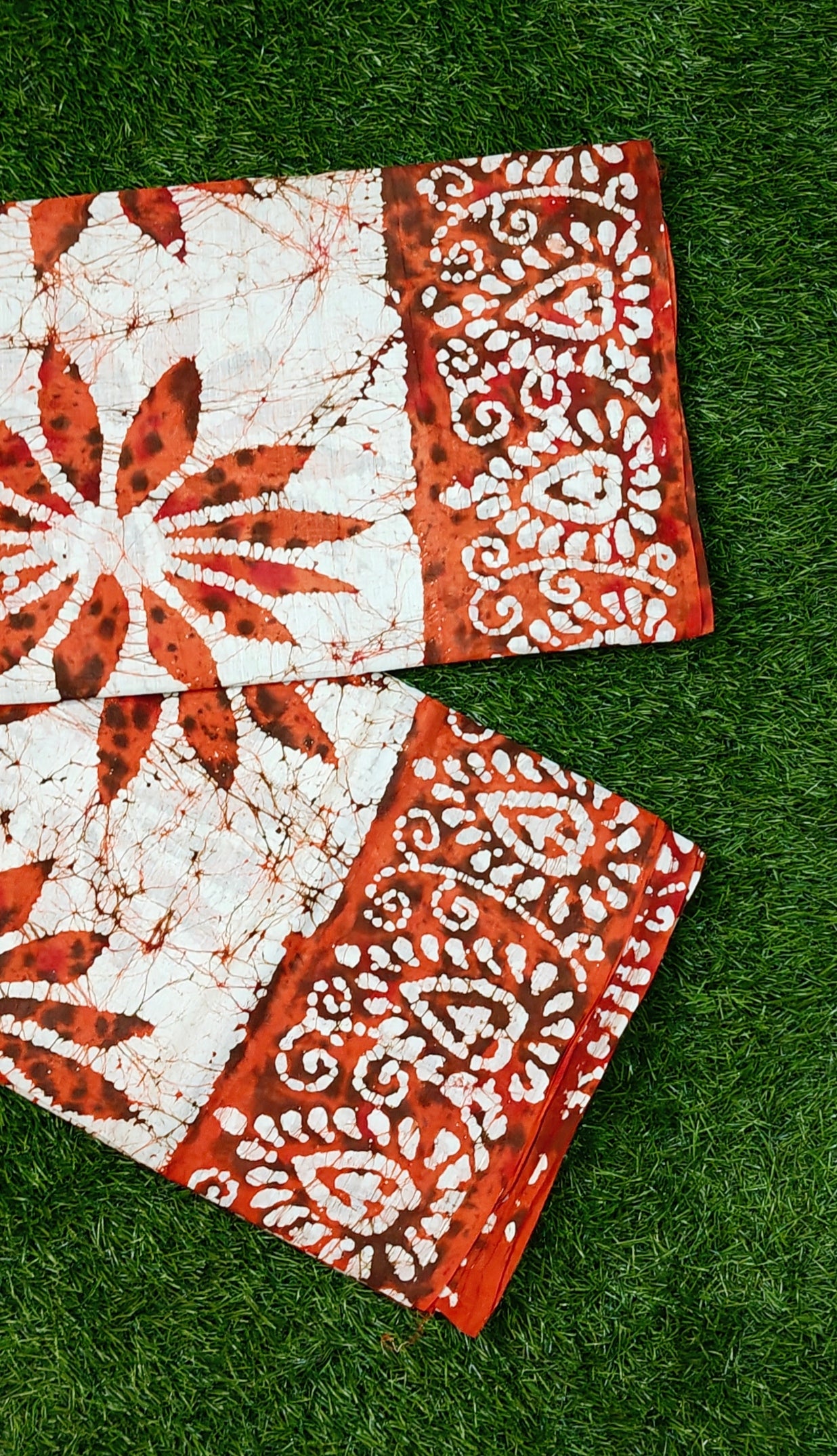 Premium 120 Count Sungudi Saree in Rust & White with Artistic Border