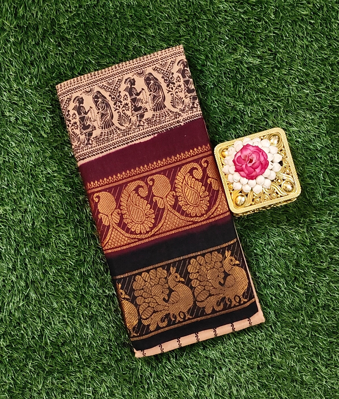 Sand Beige with Maroon Zari Border Sungudi Cotton Sarees