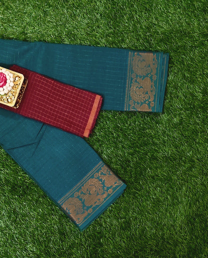 Teal Green Sungudi Cotton Saree with Peacock Border & Contrast Maroon Blouse