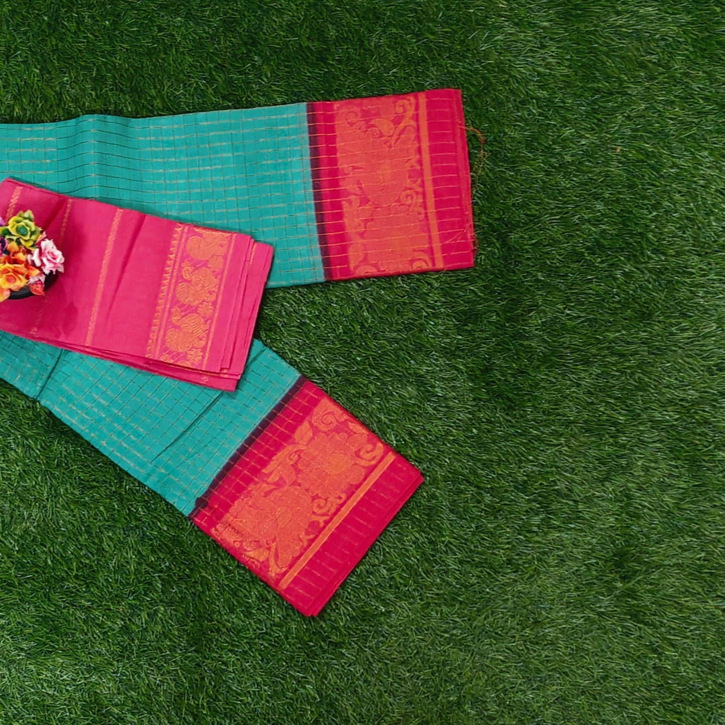 Parrot Green Checked Sungudi Cotton Saree with Rich Pink Zari Border