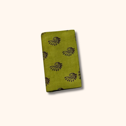 Olive Green Sungudi Cotton Saree with Peacock Motifs & Maroon Traditional Border – Without Blouse