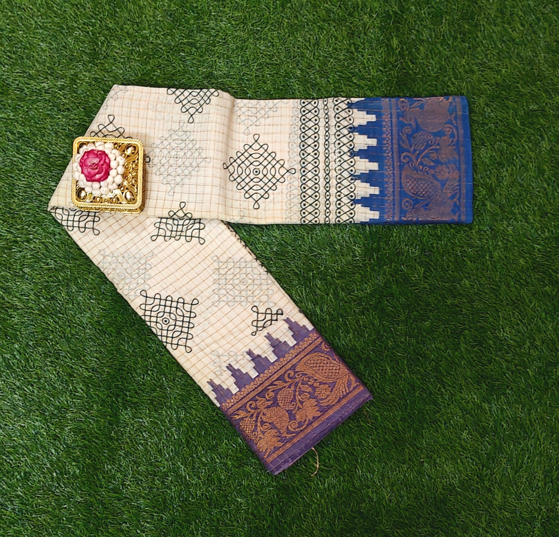 Beige Kolam Design Sungudi Cotton Saree with Royal Blue Zari Border yellow shaded Body