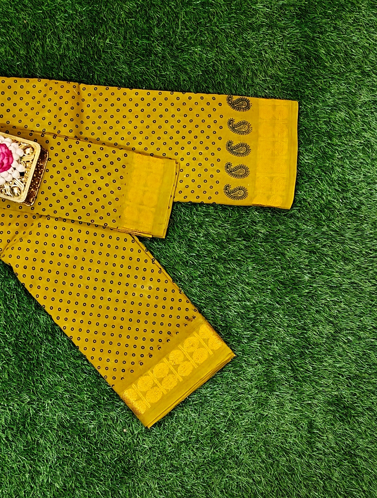 Mustard Yellow Sungudi Cotton Saree with Traditional Dot Pattern & Zari Border