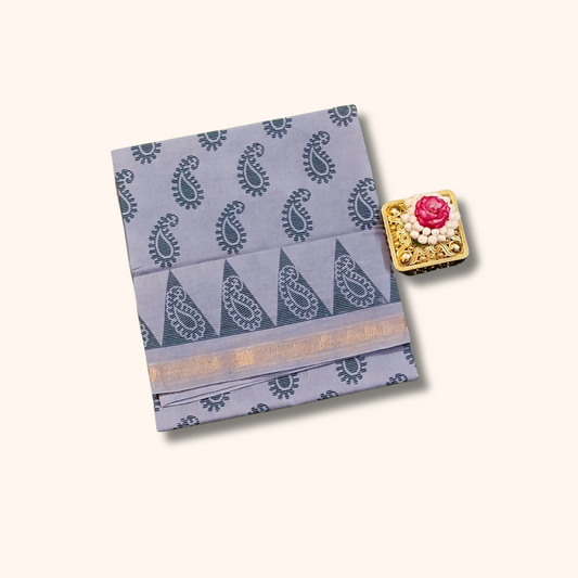 Grey Colour with Paisley Motifs & Geometric Border Sungudi Cotton Saree