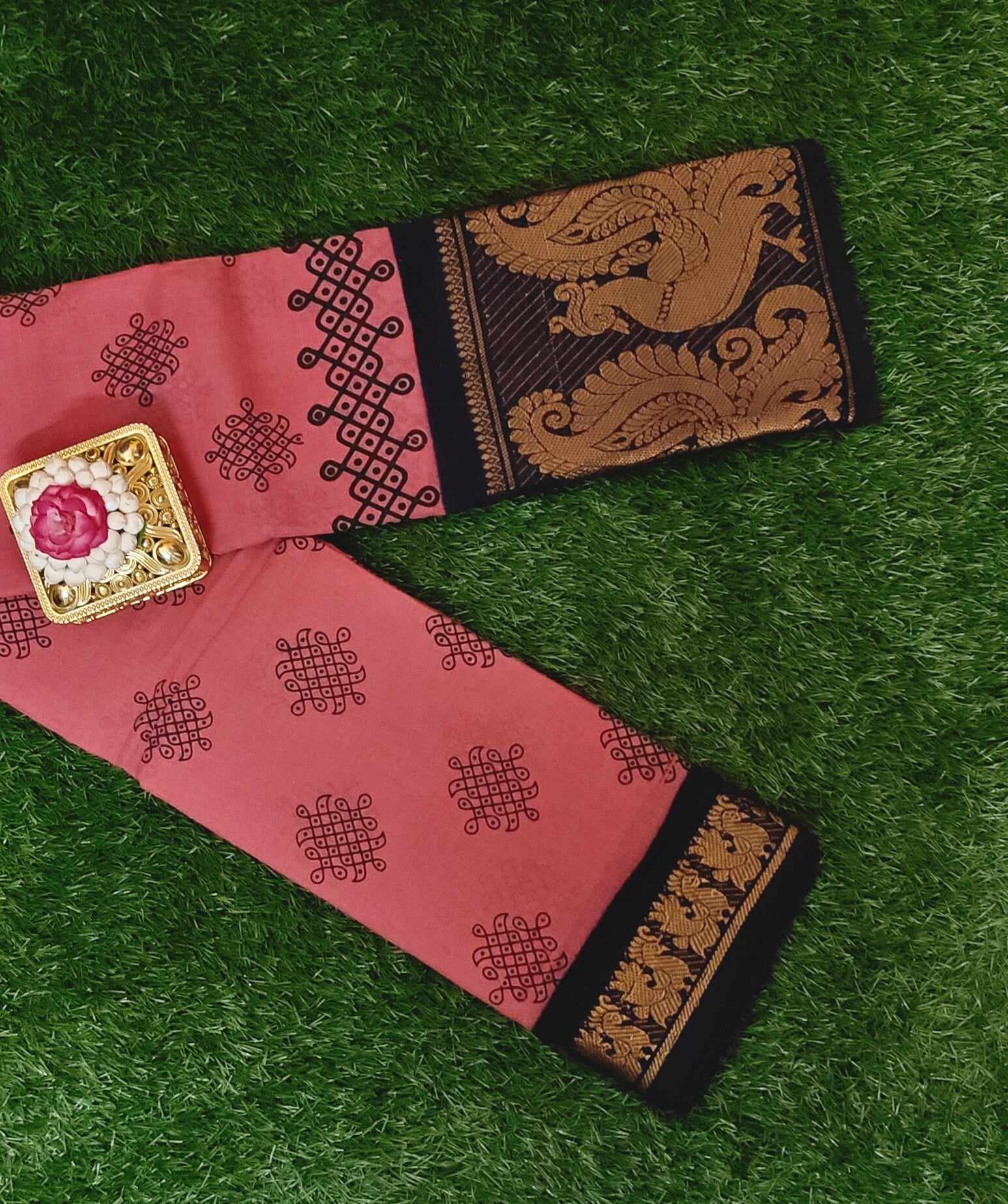 Rose Pink Cotton Saree with Kolam Motifs & Contrast Temple Pallu
