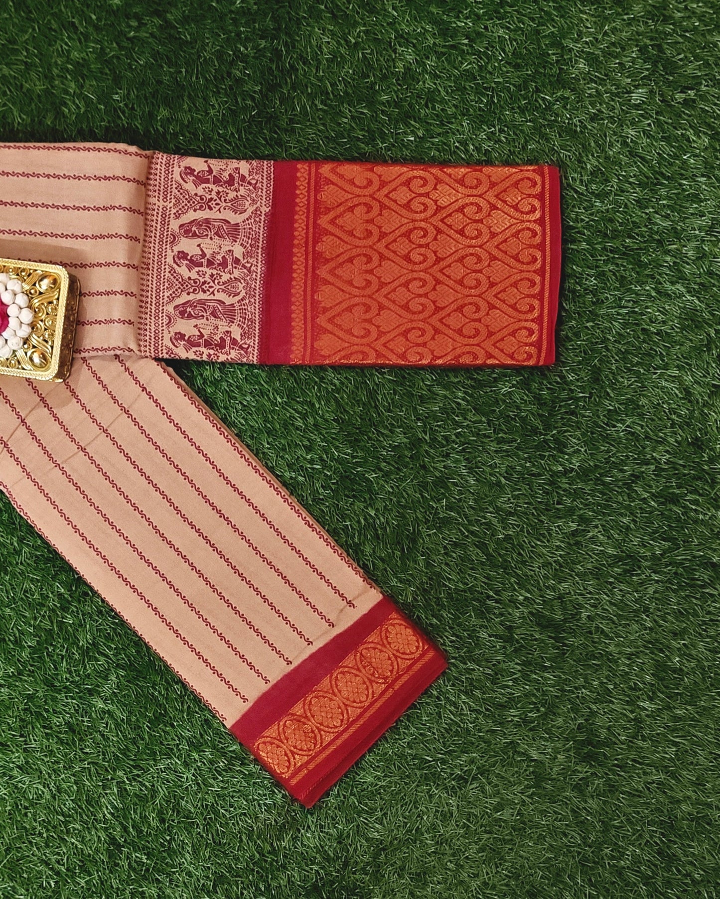 Beige Sungudi Cotton Saree with Leaf Border