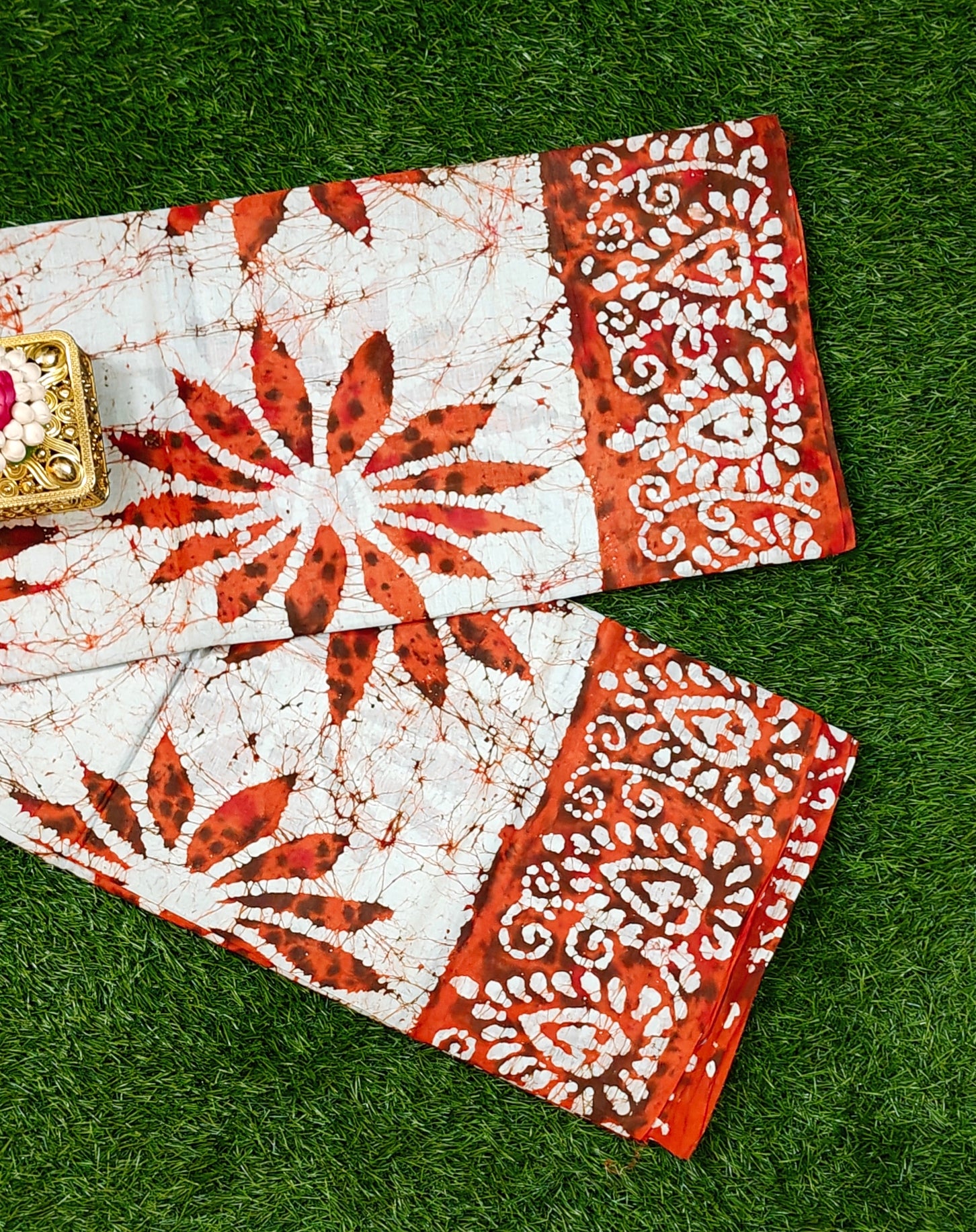 Premium 120 Count Sungudi Saree in Rust & White with Artistic Border