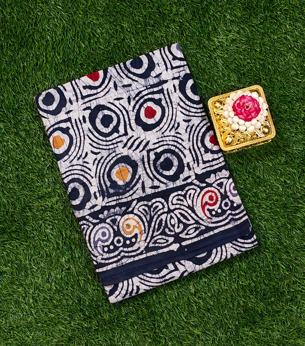 Lightweight 120 Count Sungudi Saree – Indigo & White Batik Print