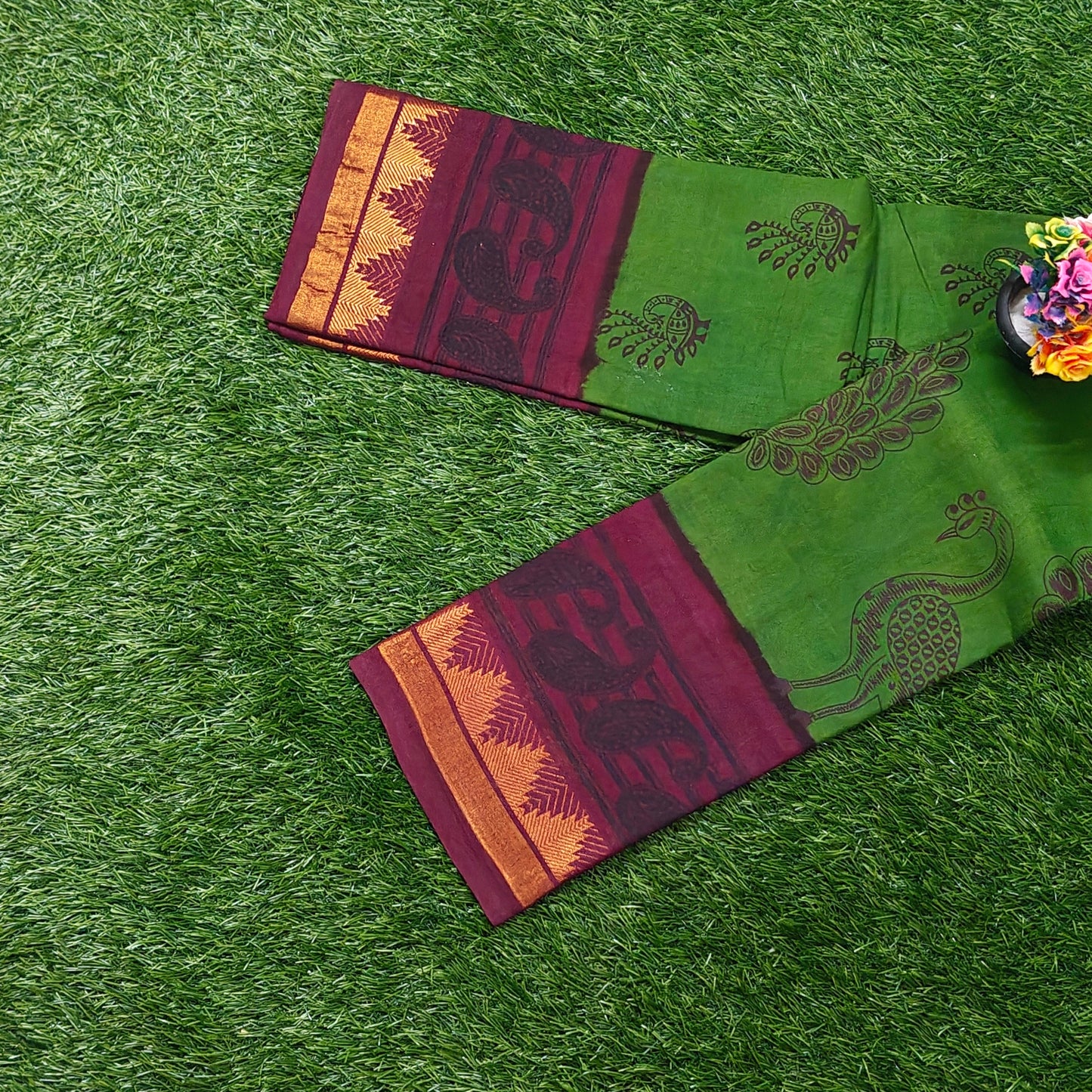 Leaf Green Sungudi Saree with Maroon Peacock Border