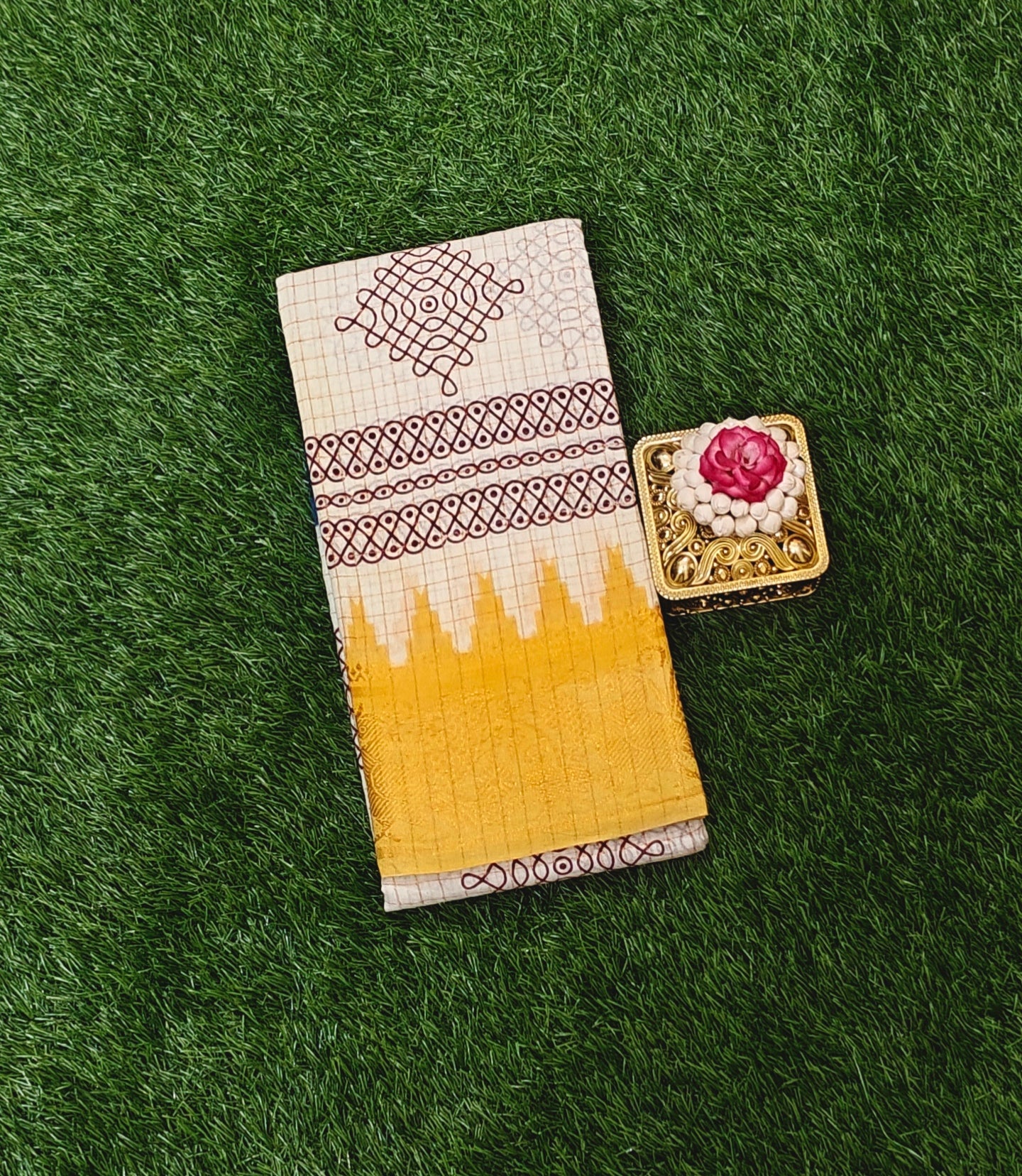 Beige Kolam Design Sungudi Cotton Saree with Royal Blue Border & Mustard Yellow Pallu with Yellow Shaded Body