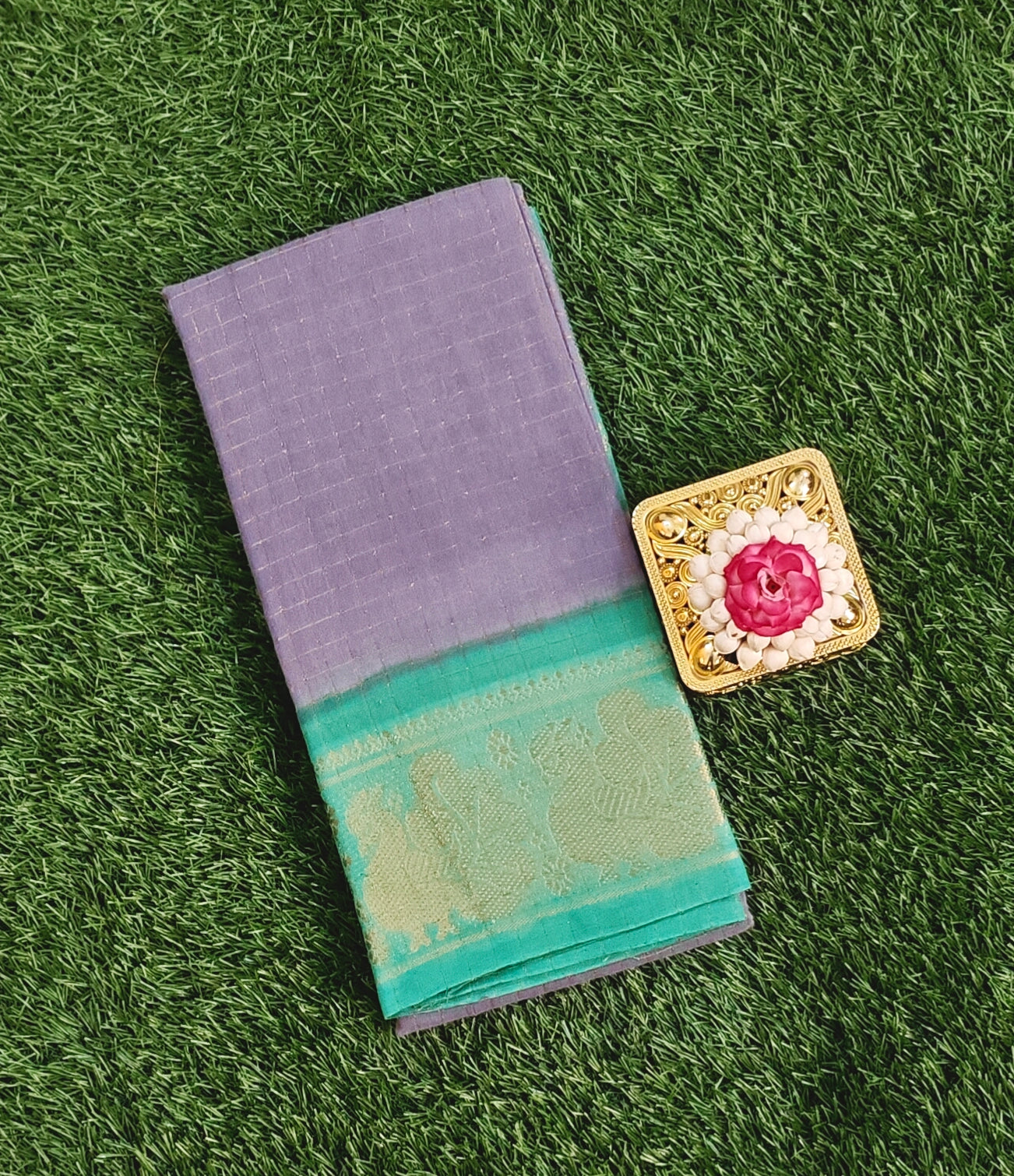 Grey Sungudi Cotton Saree with Contrast Green Border