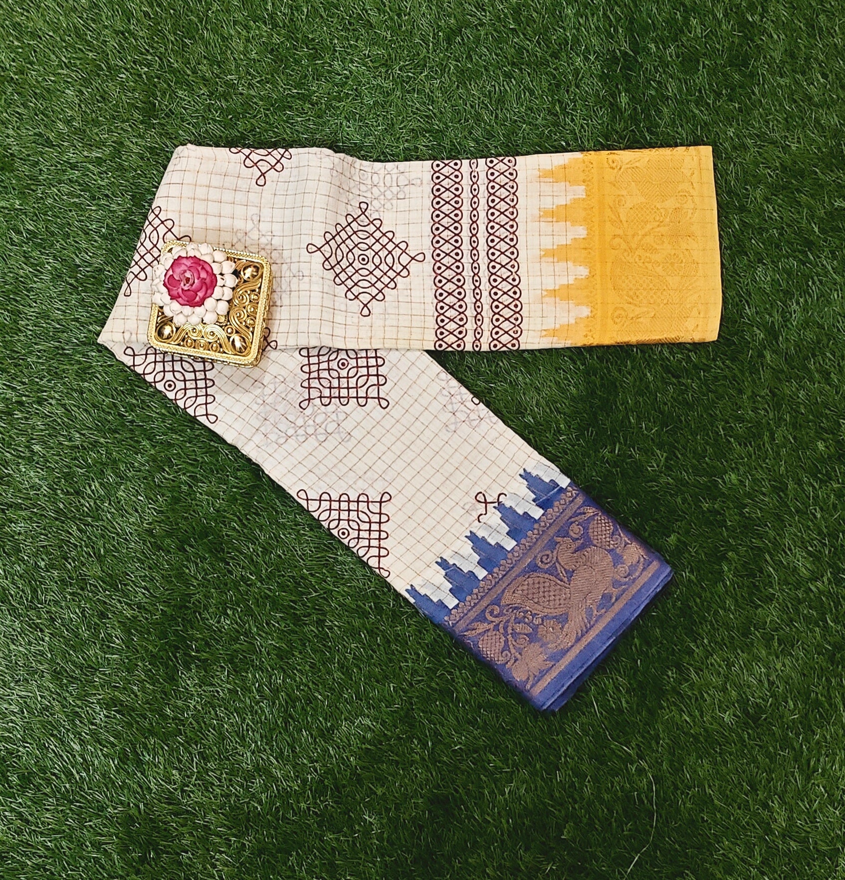 Beige Kolam Design Sungudi Cotton Saree with Royal Blue Border & Mustard Yellow Pallu with Yellow Shaded Body