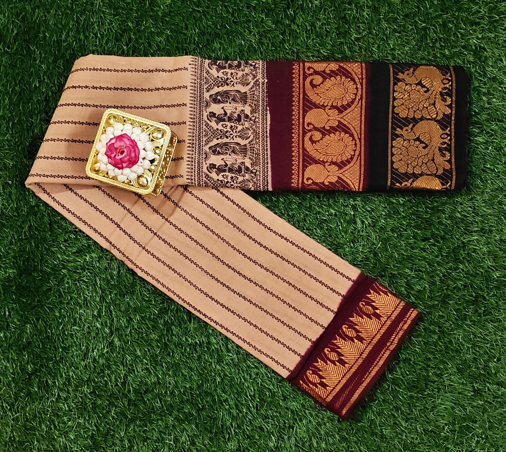 Sand Beige with Maroon Zari Border Sungudi Cotton Sarees