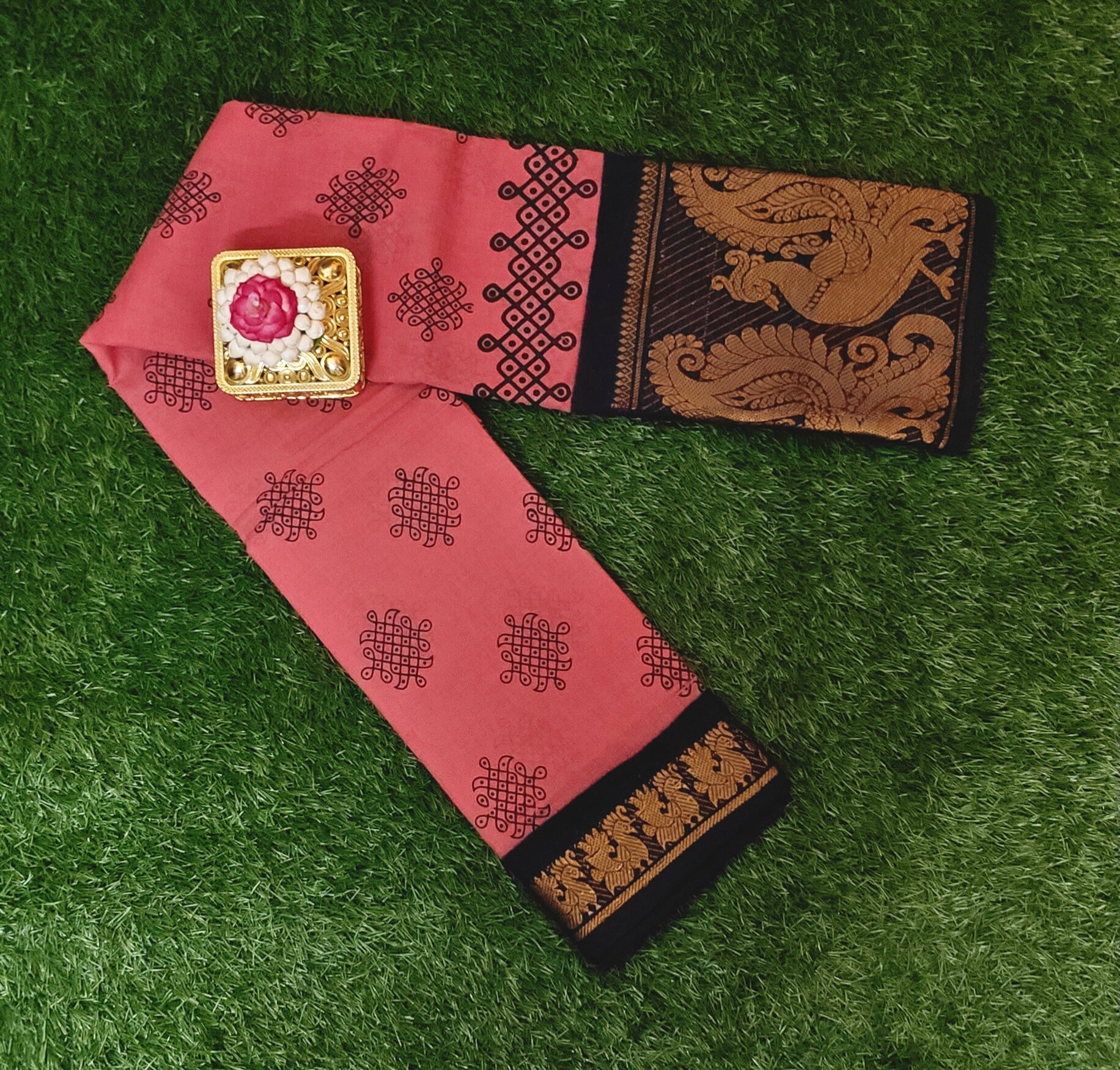 Rose Pink Cotton Saree with Kolam Motifs & Contrast Temple Pallu