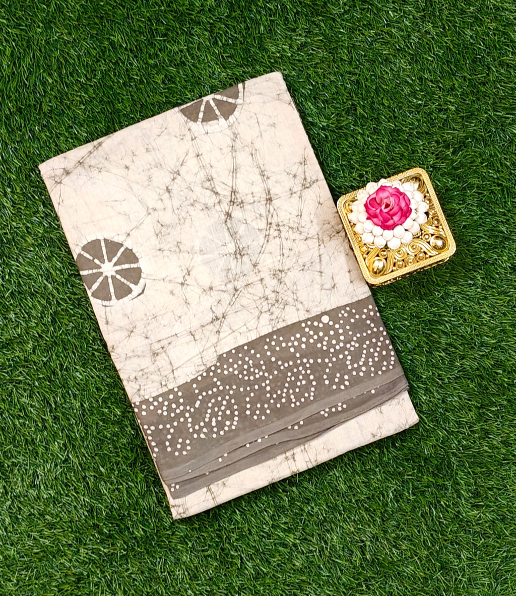 Ultra Soft 120 Count Sungudi Saree in Ivory Grey with Dotted Border