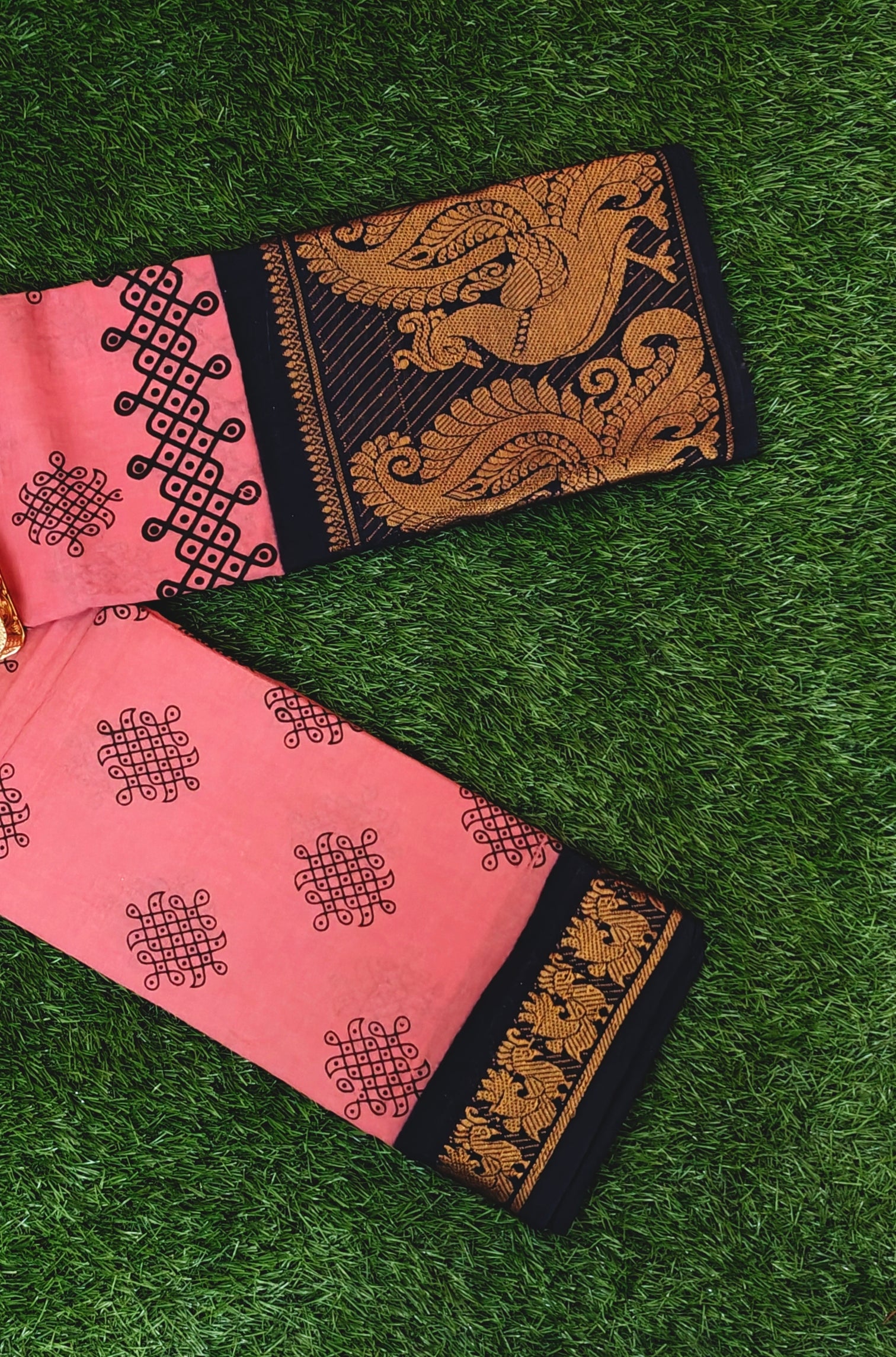 Rose Pink Cotton Saree with Kolam Motifs & Contrast Temple Pallu