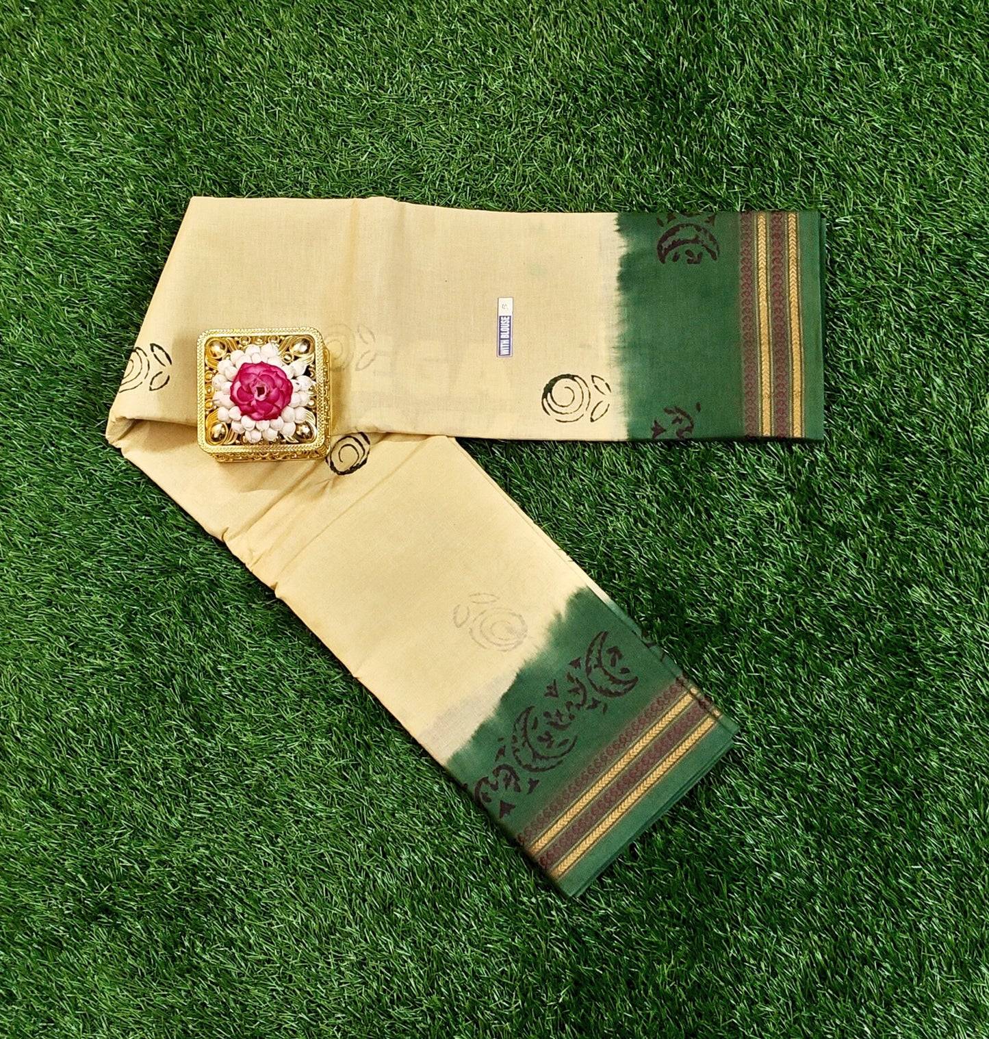 Beige Sungudi Cotton Saree with Green Border & Running Blouse