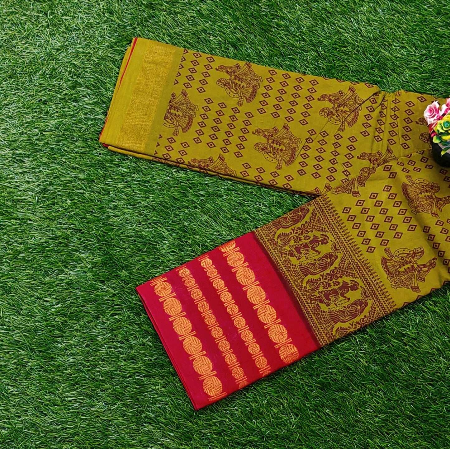 Olive Green Sungudi Cotton Saree with Maroon Traditional Border