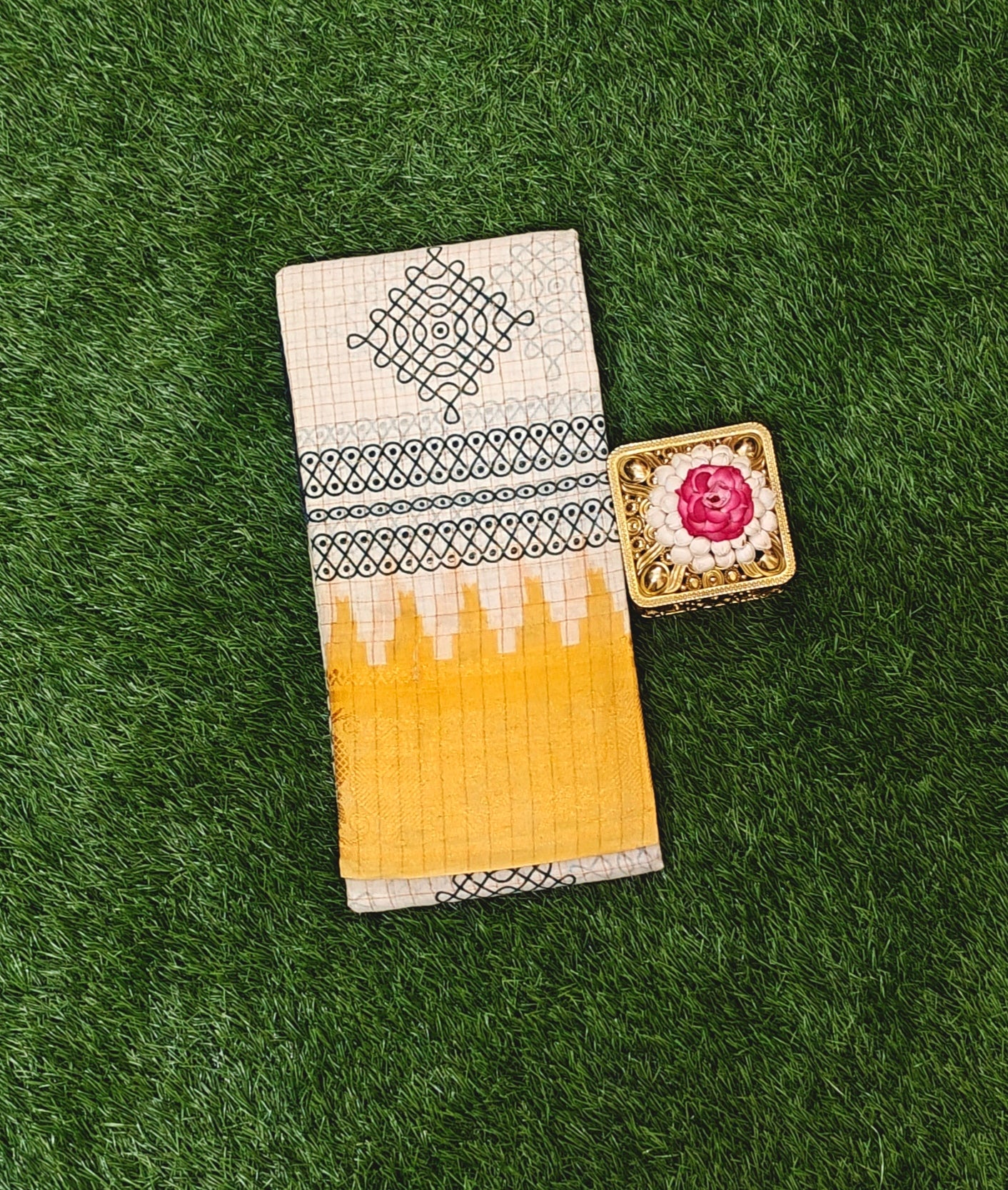 Attractive Beige Kolam Design Sungudi Cotton Saree with Royal Blue Zari Border & Mustard Yellow Pallu