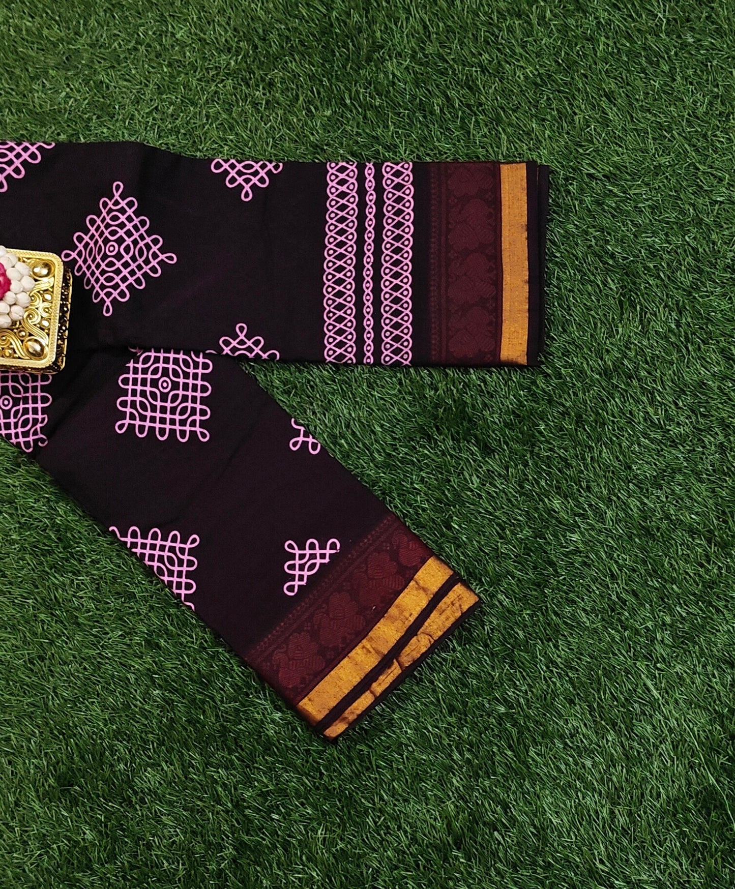 Dark Plum Sungudi Cotton Saree with Pink Kolam Motifs & Maroon Zari Border
