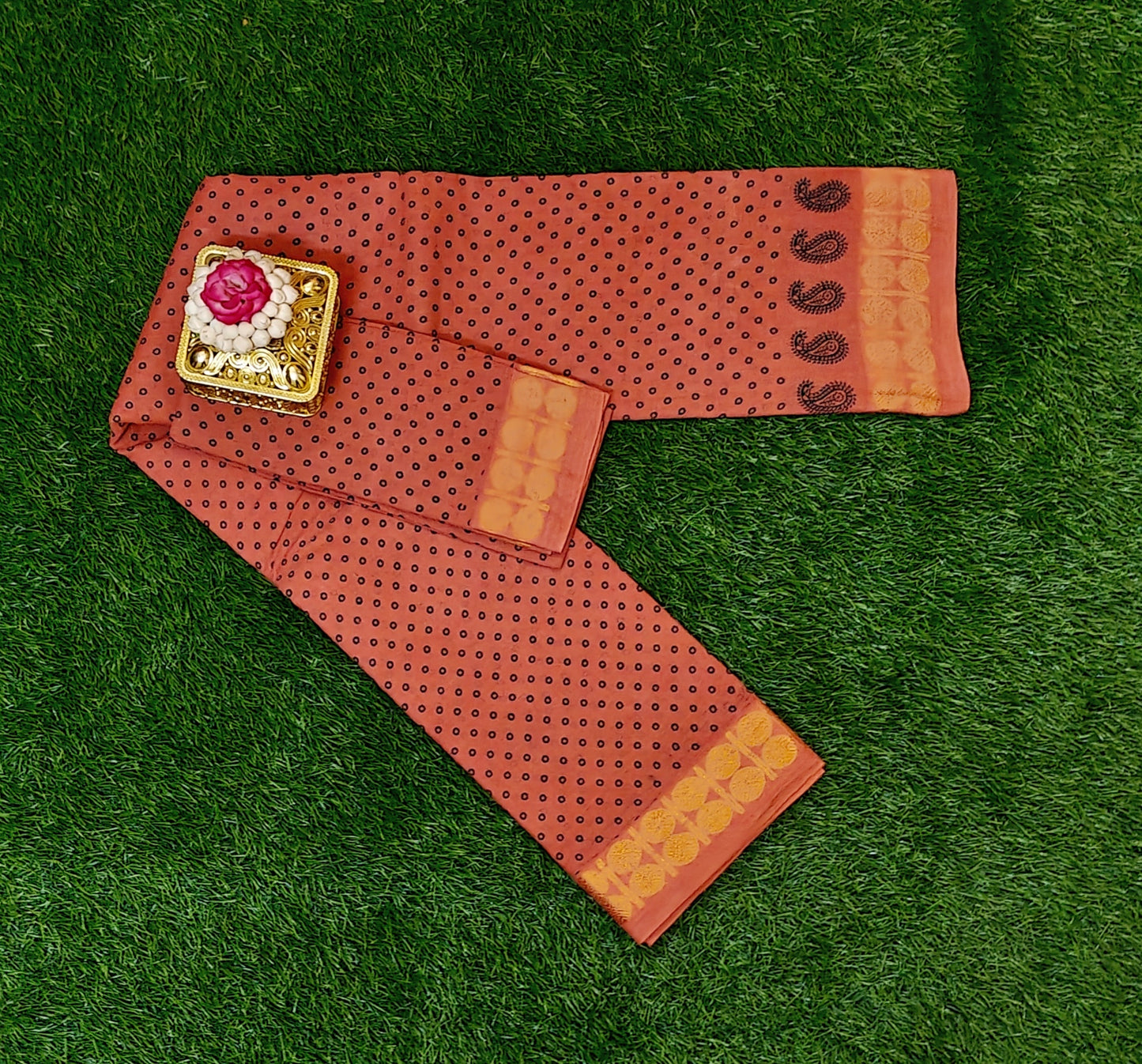 Rust Orange Sungudi Cotton Saree with Dotted Pattern & Paisley Zari Border
