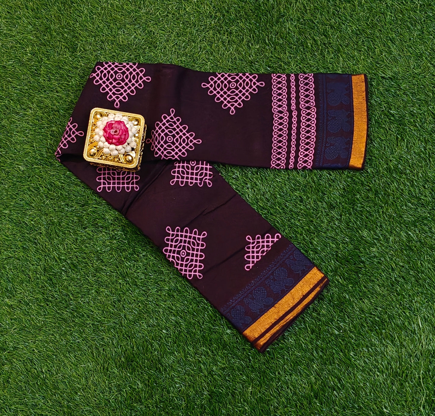 Deep Plum Sungudi Cotton Saree with Pink Kolam Motifs & Dual Tone Zari Border